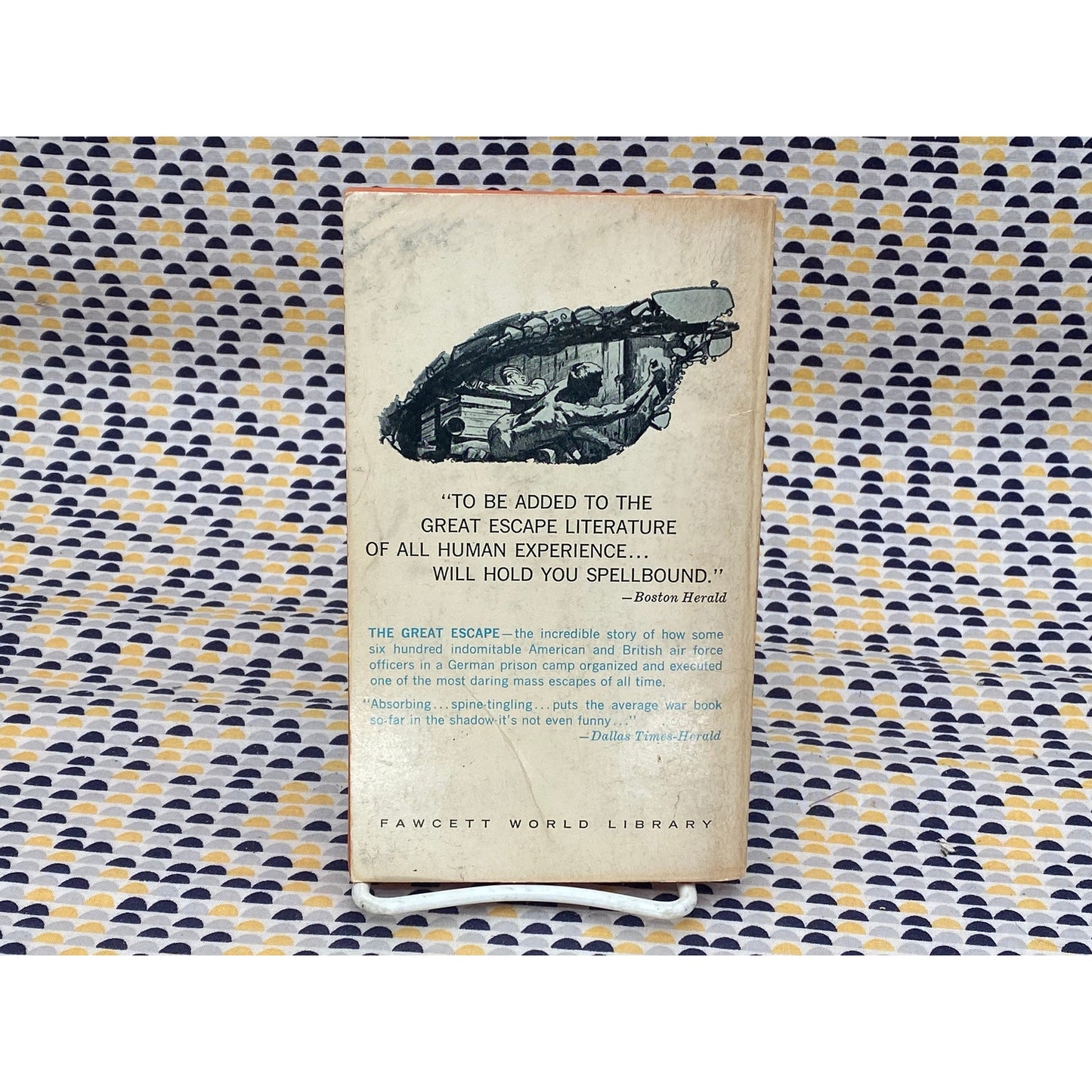 The Great Escape - Paul Brickhill - Movie Novelization - Vintage Paperback Book - 75 cent Fawcett Crest Edition