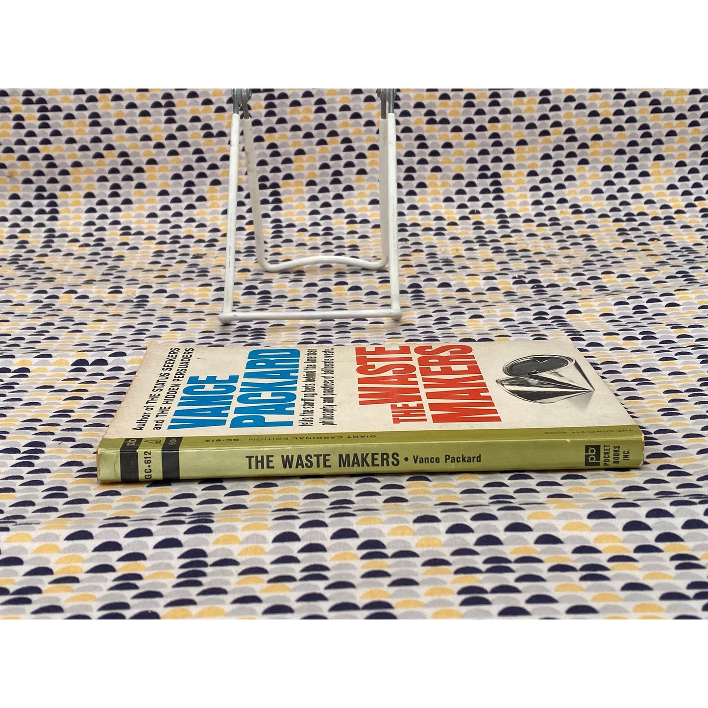 The Waste Makers- Philosophy and Practices of Deliberate Waste - Vance Packard - Vintage Paperback Book - 60 cent Cardinal Edition