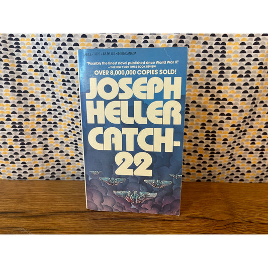 Catch 22 - Joseph Heller - Vintage Paperback - Dell Edition
