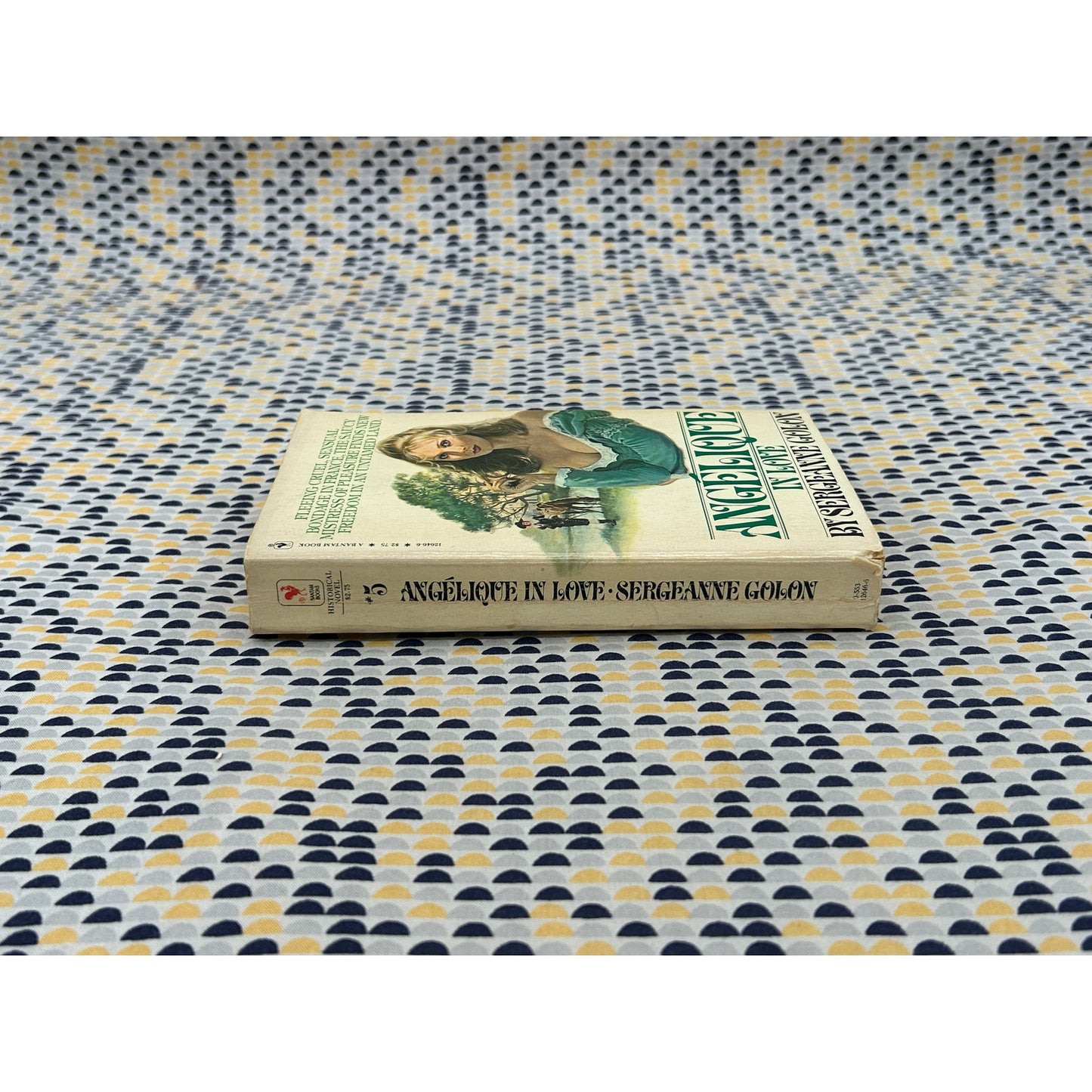 Angelique In Love - Sergeanne Golon - Bantam Books - Paperback