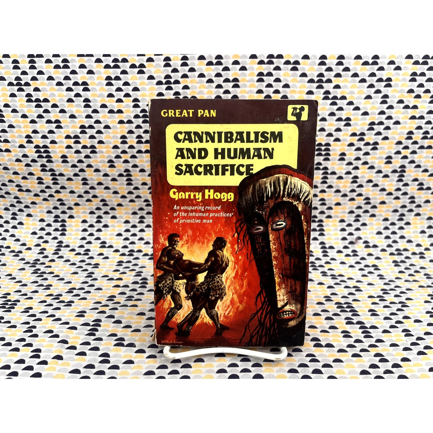 Cannibalism and Human Sacrifice - Garry Hogg - Great Pan Books - Paperback