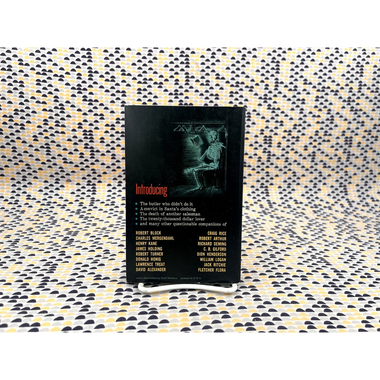 16 Skeletons From My Closet - Alfred Hitchcock - Dell Books - Paperback