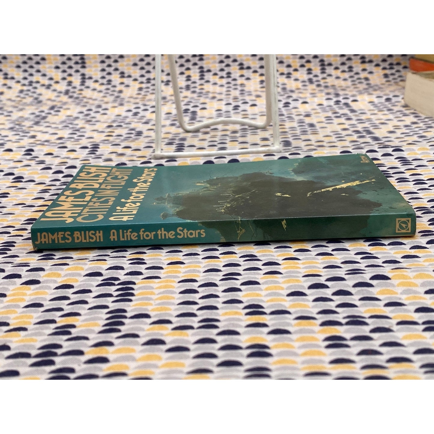 Cities In Flight - James Blish - Vintage Paperback Book - Arrow UK Edition
