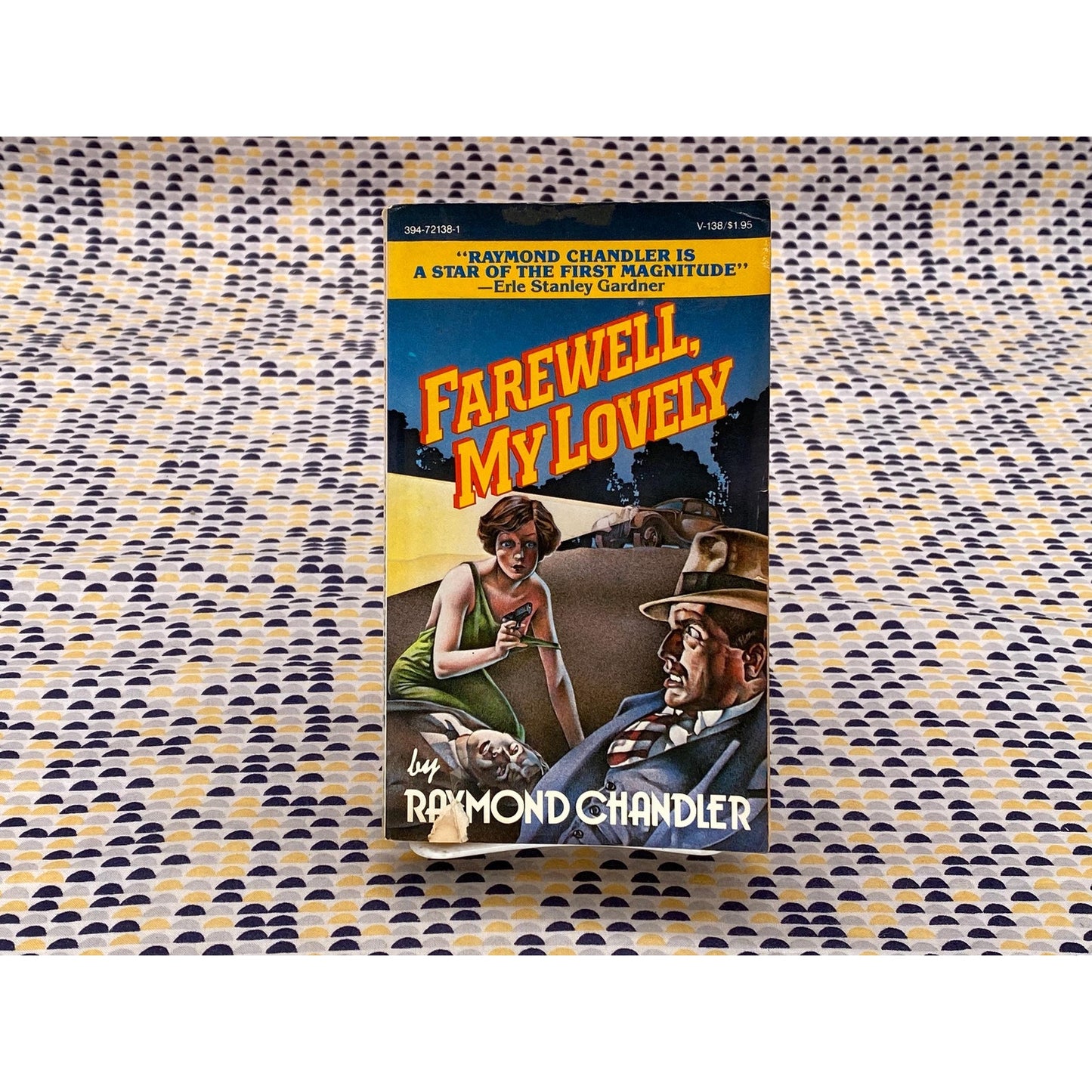 Farewell My Lovely - Philip Marlowe - Raymond Chandler - Vintage Paperback Book