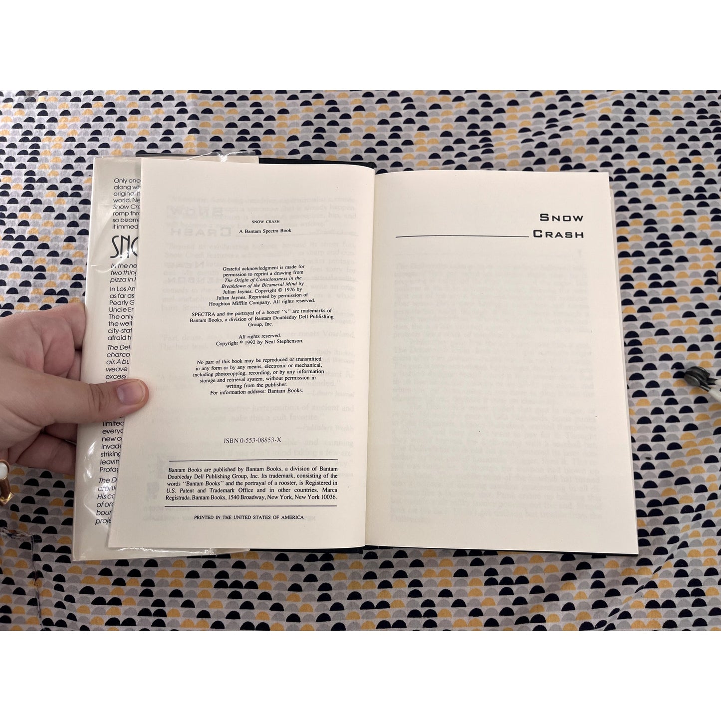 Snow Crash - Neal Stephenson - Vintage Hardcover Book - 1992 Book Club Edition - Bantam Spectra