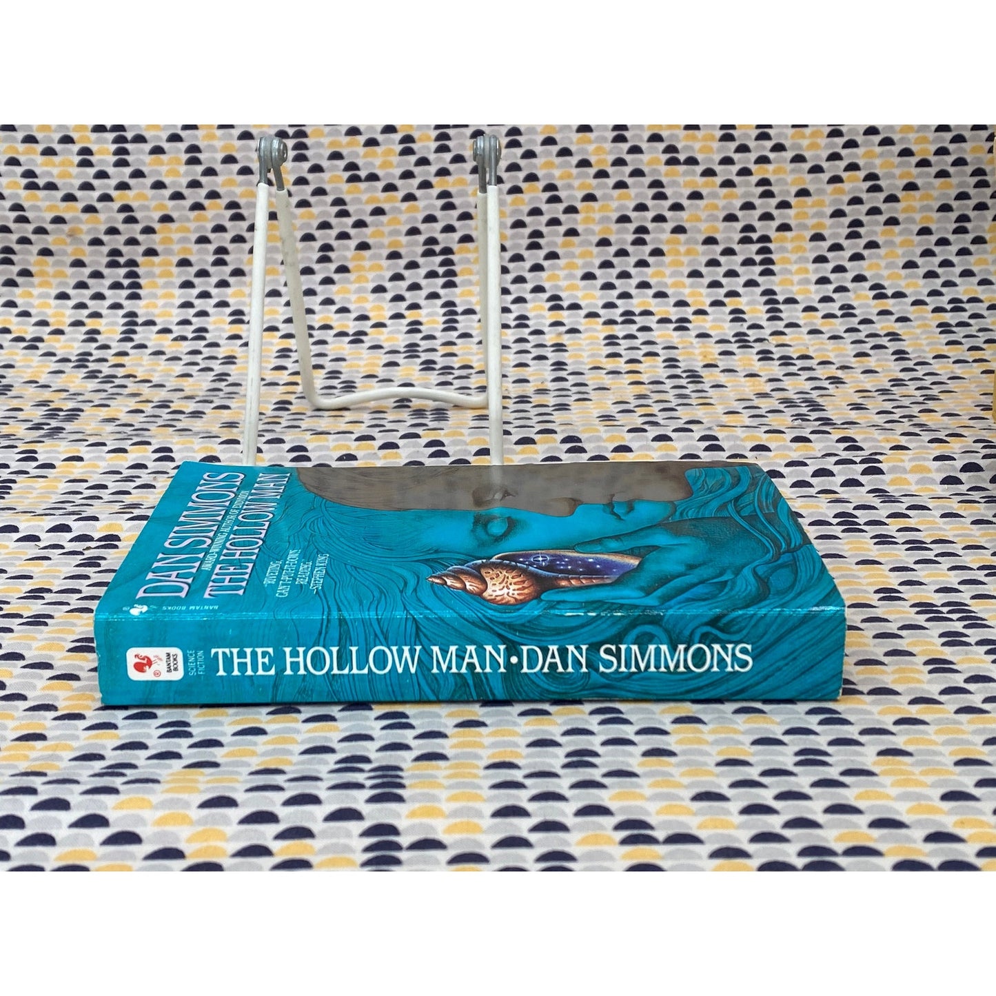 The Hollow Man - Dan Simmons - Vintage Paperback Book - Bantam Edition