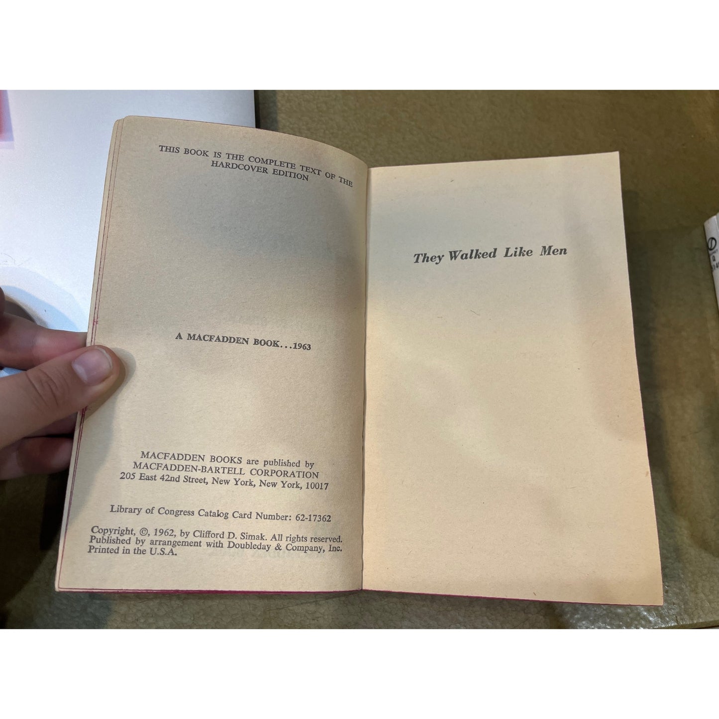 They Walked Like Men - Clifford D. Simak - Macfadden Books - Paperback