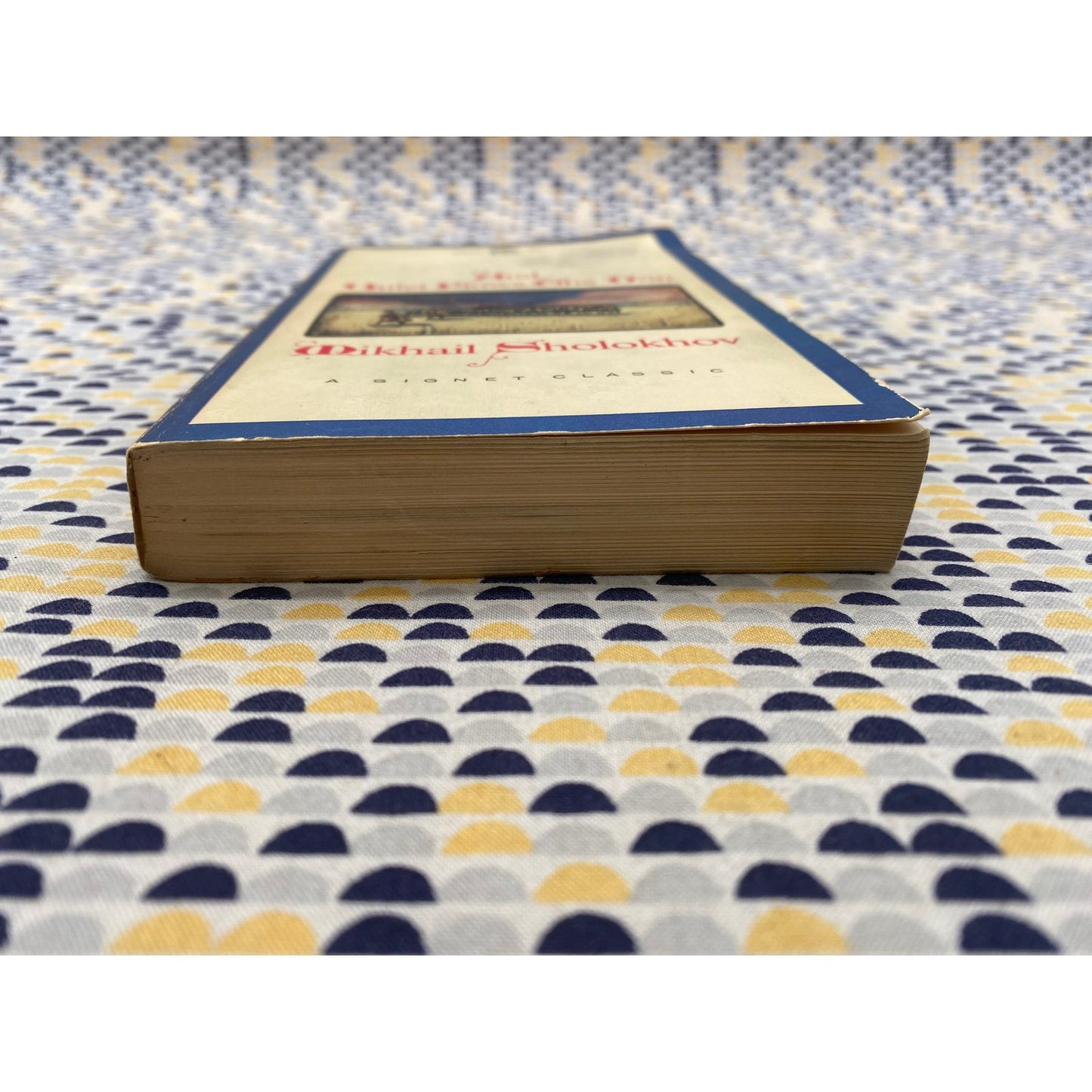 And Quiet Flows the Don = Mikhail Sholokhov - Paperback - Signet Classics Edition