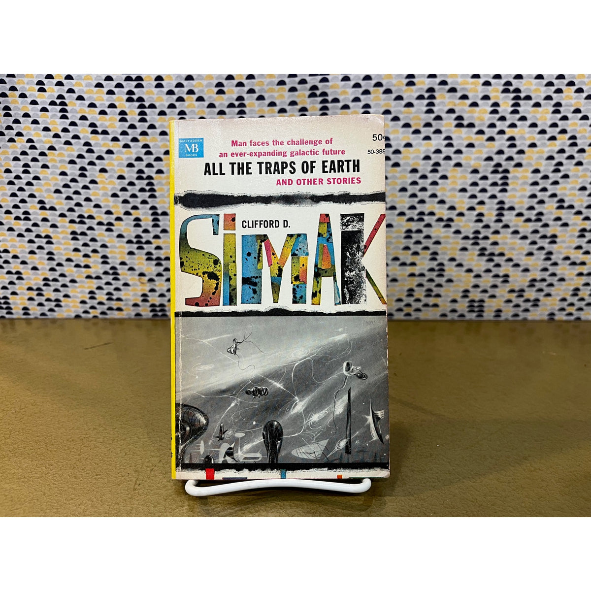 All the Traps of Earth - Clifford D. Simak - Macfadden Books- Paperback