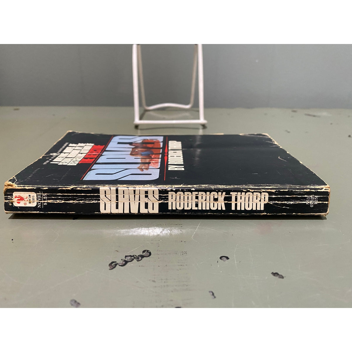 Slaves - Roderick Thorp - Bantam - Paperback