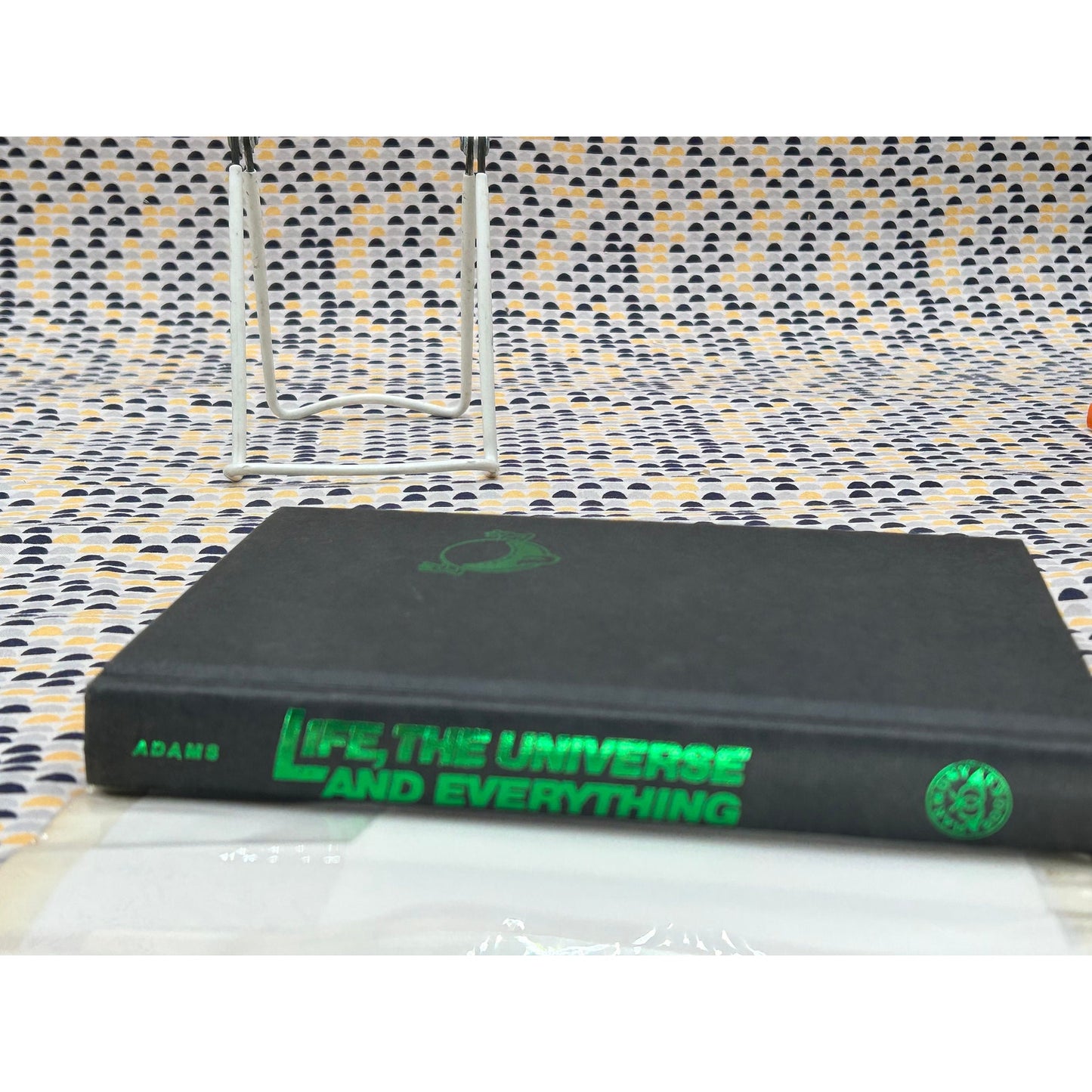 Life, the Universe and Everything - Douglas Adams - Harmony Books