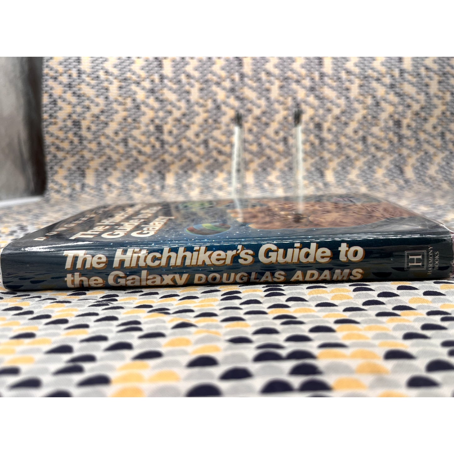 The Hitchhiker's Guide to the Galaxy - Douglas Adams - 1st Am Edition, 1st Print