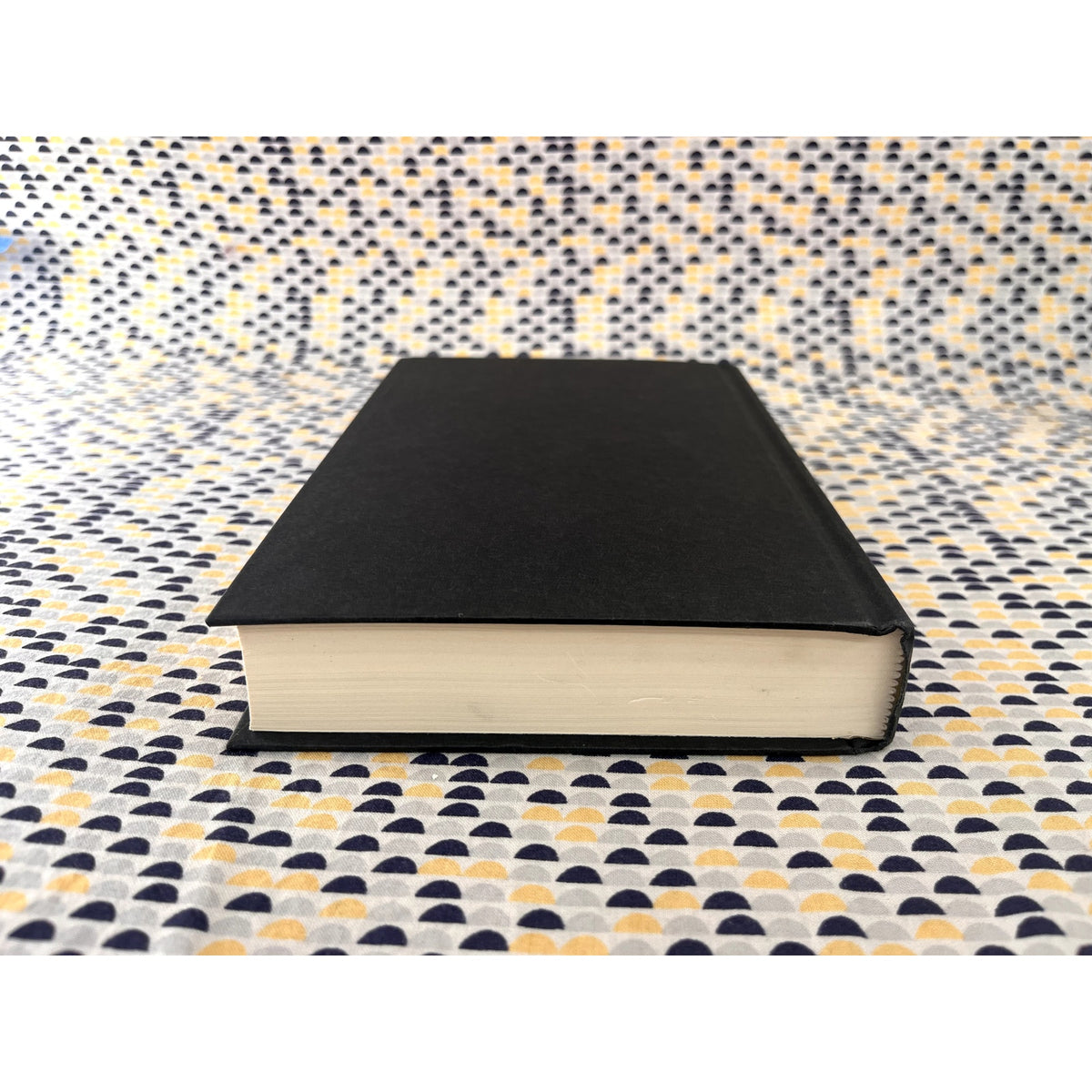 Snow Crash - Neal Stephenson - Vintage Hardcover Book - 1992 Book Club Edition - Bantam Spectra