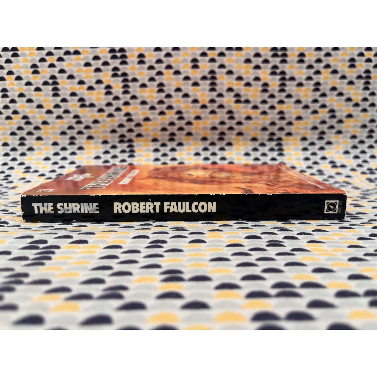 The Shrine - Robert Faulcon - Night Hunter # 4 - Arrow Books - Paperback