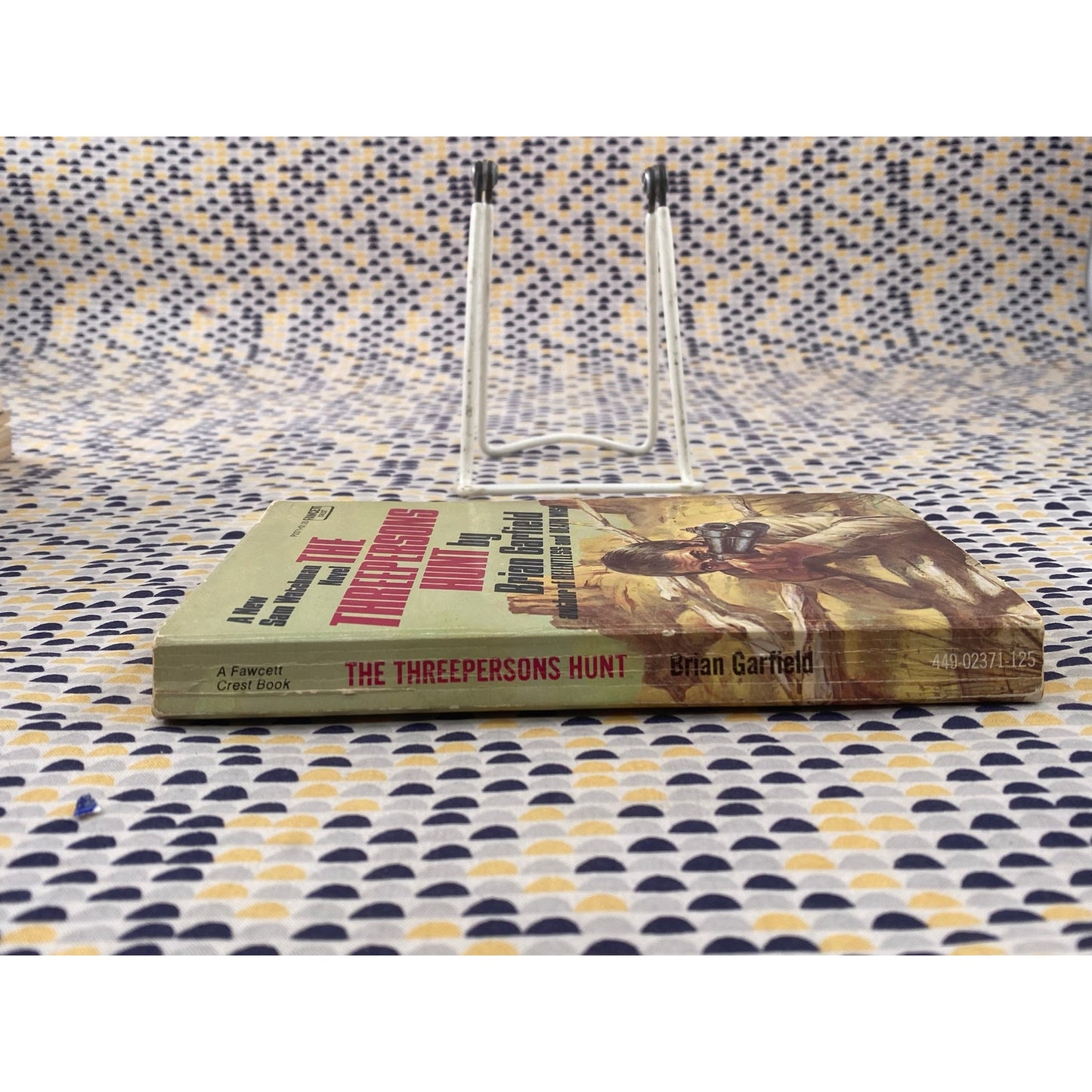 The Threepersons Hunt - Brian Garfield - Vintage Paperback Book - Fawcett Crest Edition
