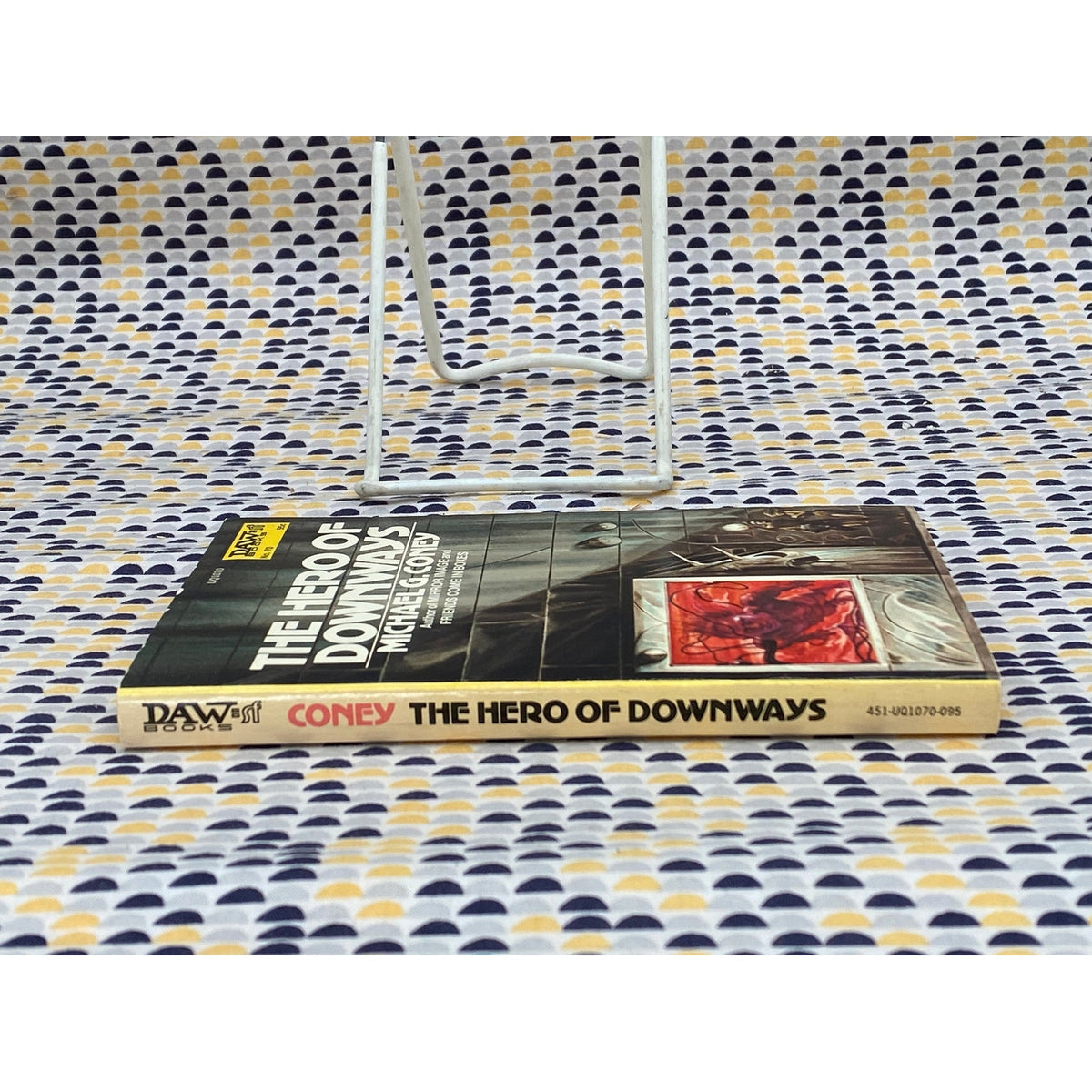 The Hero Of Downways - Michael G. Coney - Vintage Paperback Book - Daw Edition