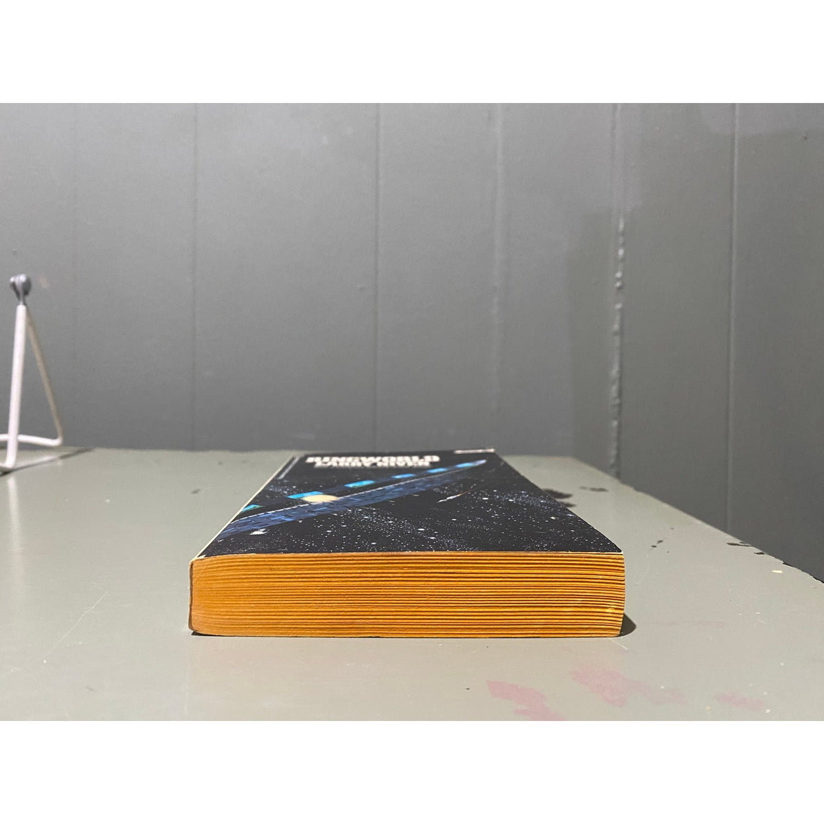 Ringworld - Larry Niven- first edition - Ballantine Books - Dean Ellis cover