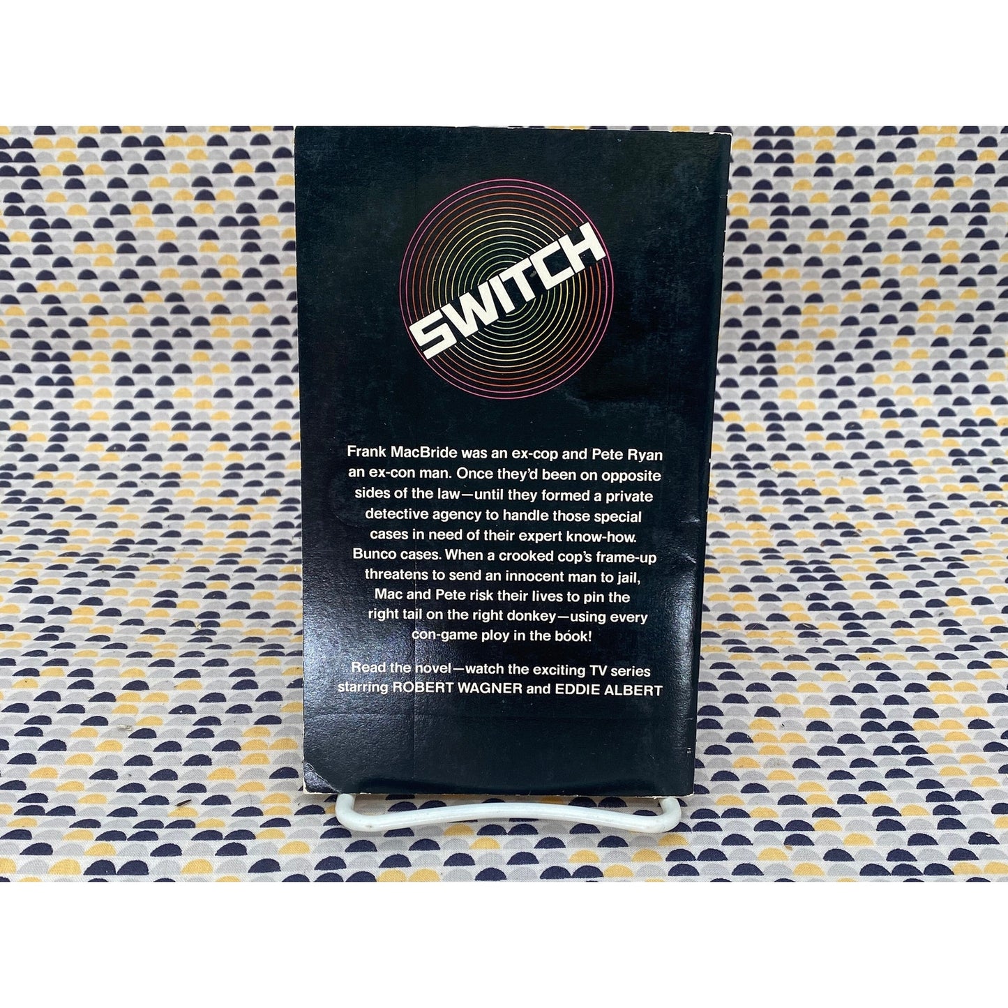 Switch - Mike Jahn - Vintage Paperback Book - Movie Novelization - Berkley Medallion Edition