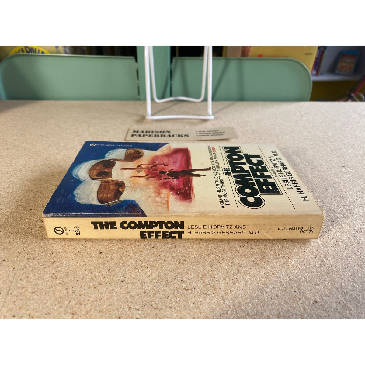 The Compton Effect - Leslie Horvitz and H. Harris Gerhard - Signet - Paperback