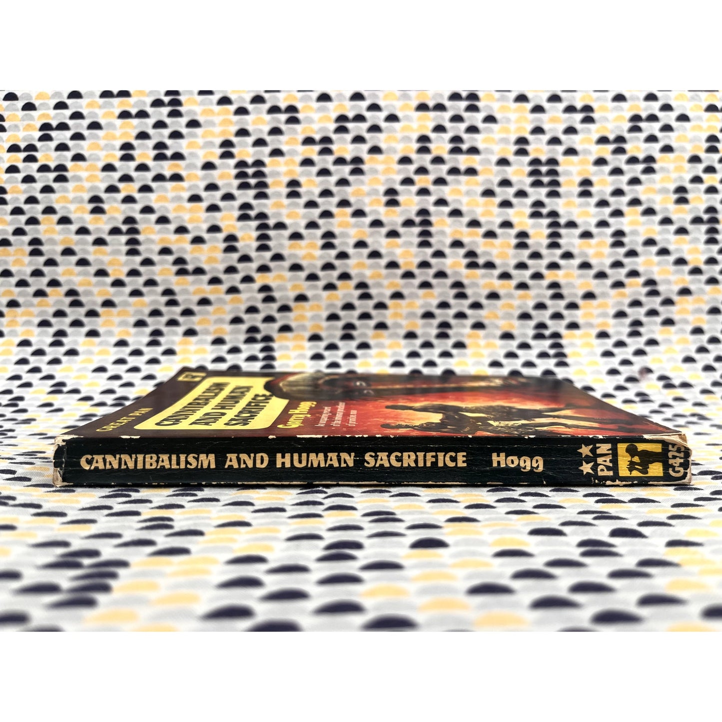 Cannibalism and Human Sacrifice - Garry Hogg - Great Pan Books - Paperback