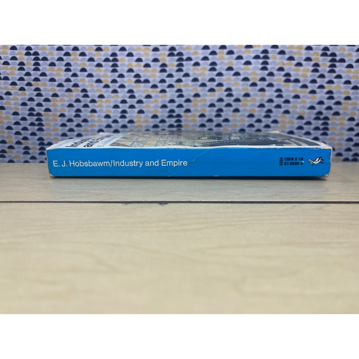 Industry and Empire - E. J. Hobsbawm - Pelican Books - Paperback