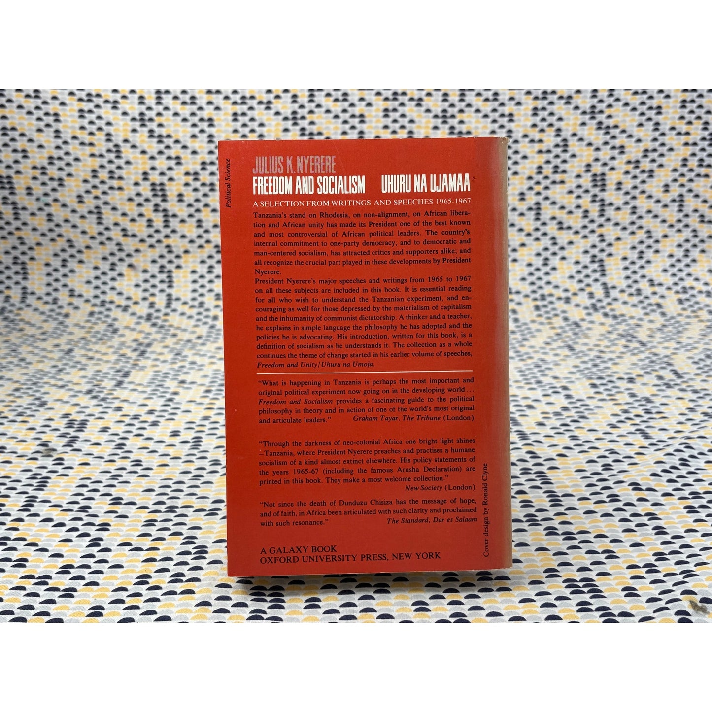 Freedom and Socialism - Julius K. Nyerere - Oxford University Press - Paperback