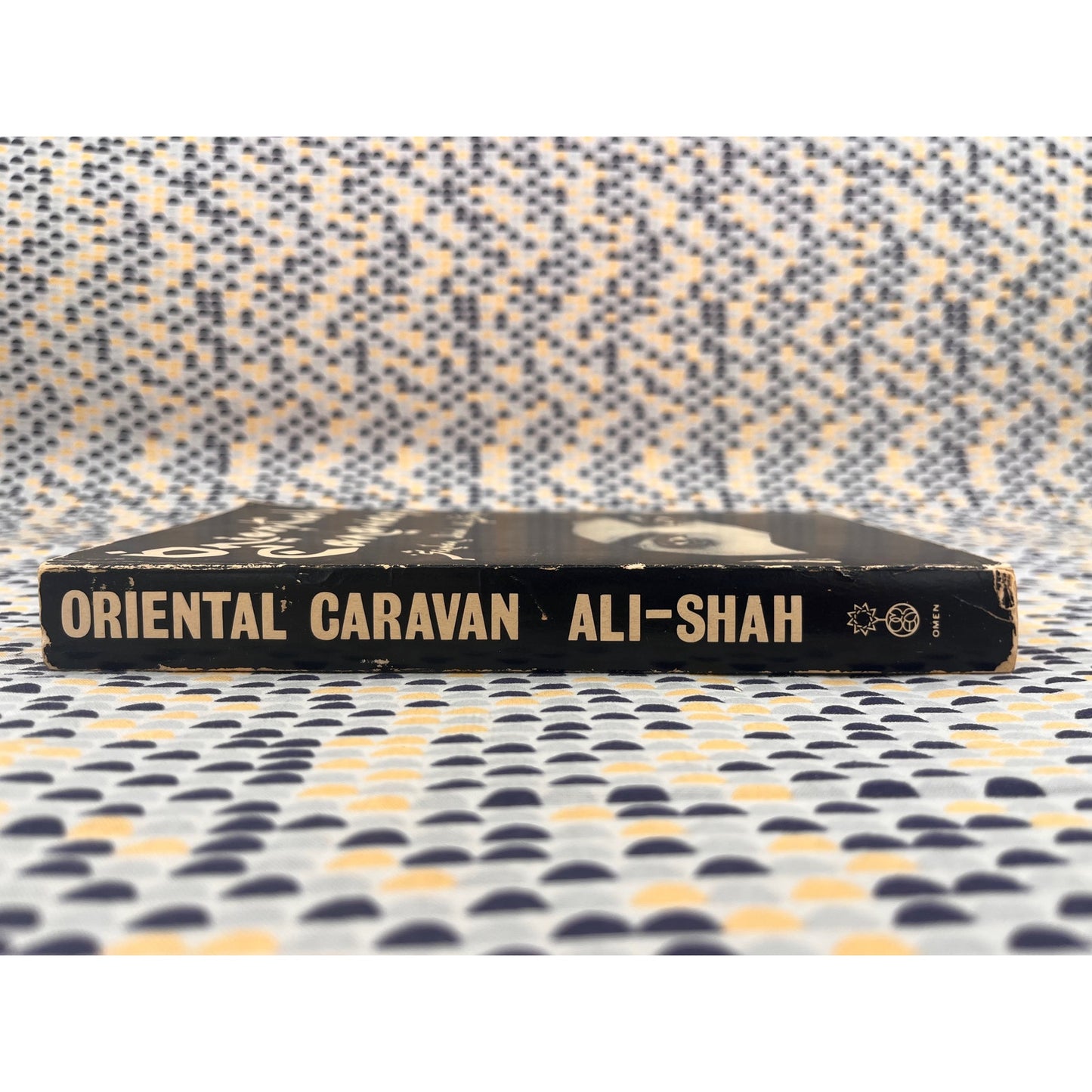 Oriental Caravan - Ed. Sirdar Ikbal Ali Shah - Omen Communications - Paperback