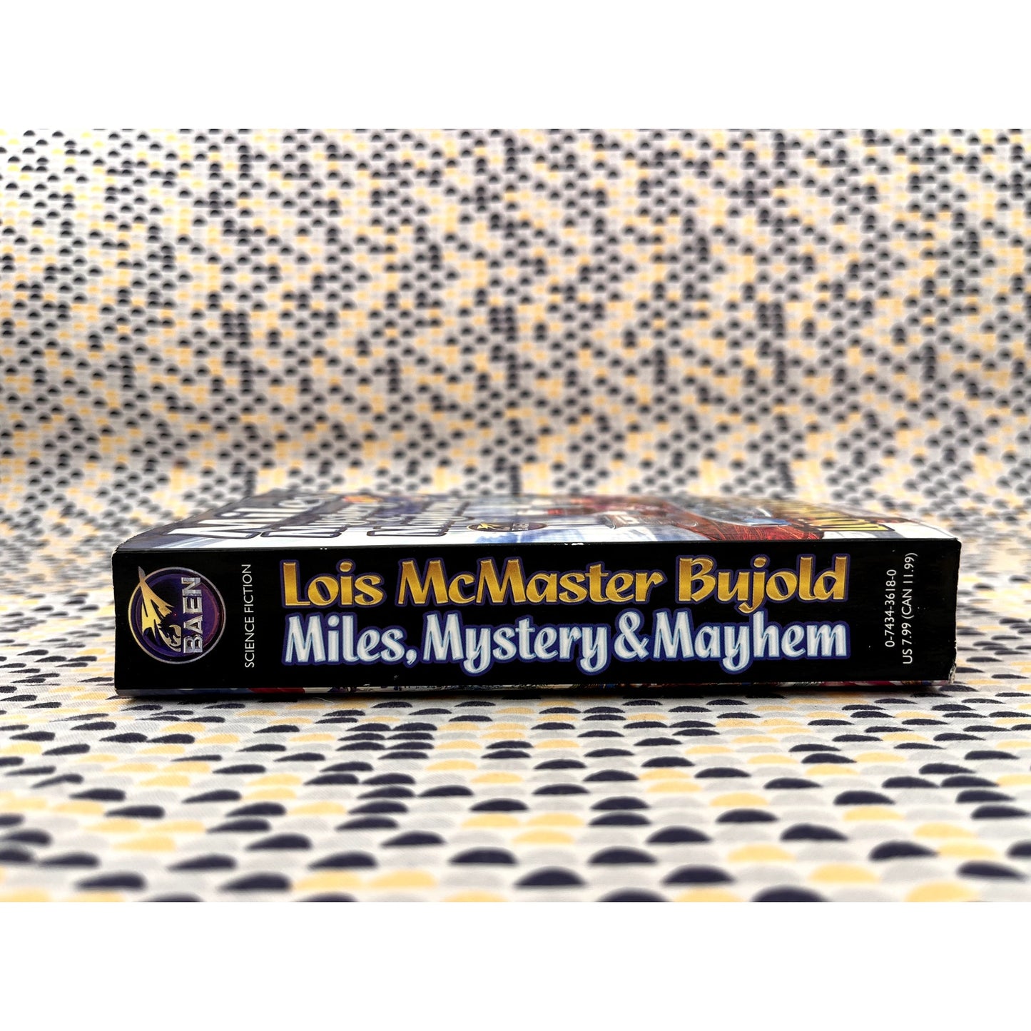 Miles, Mystery & Mayhem - Lois McMaster Bujold - Baen Books - Paperbacm