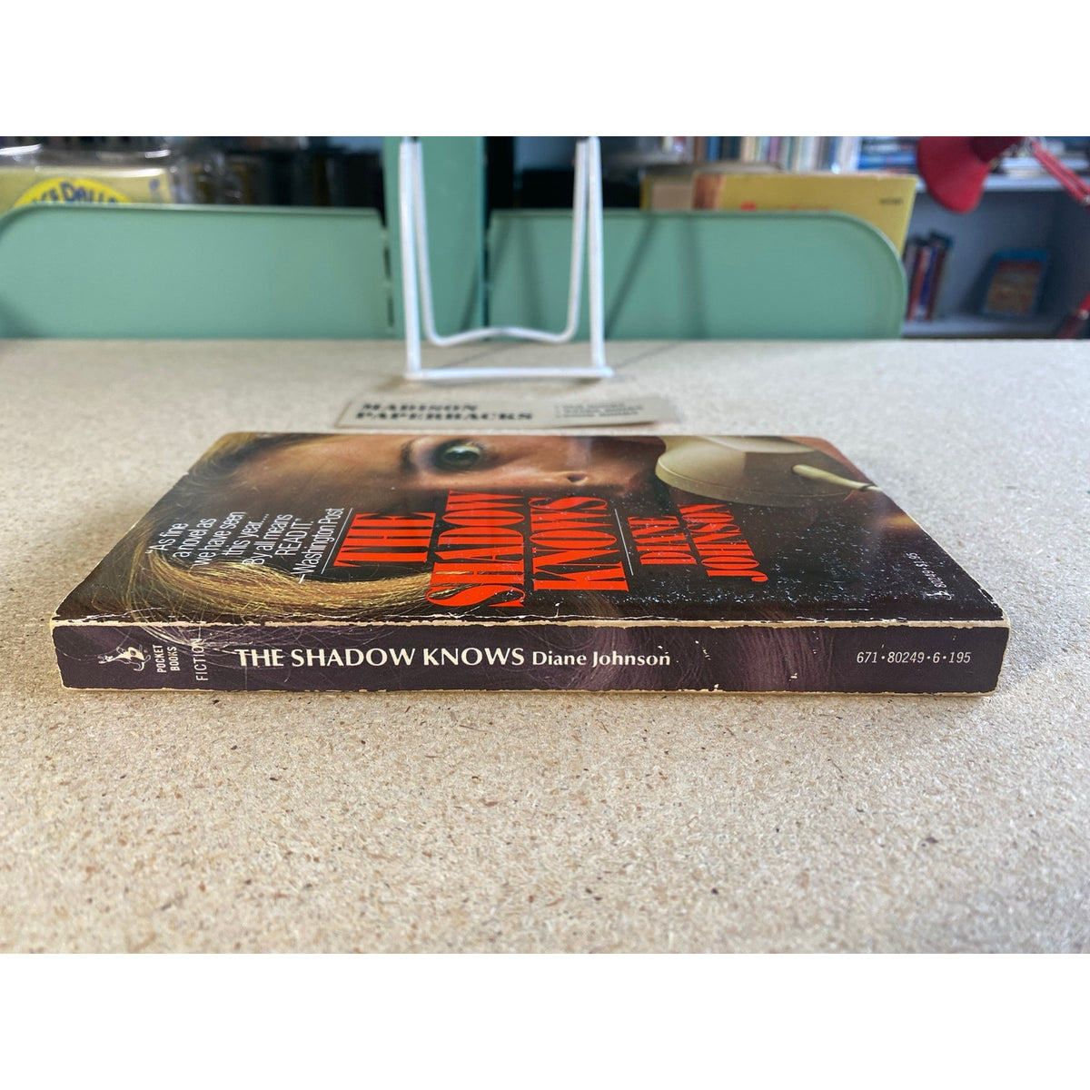 The Shadow Knows - Diane Johnson - Pocket Books - Paperback