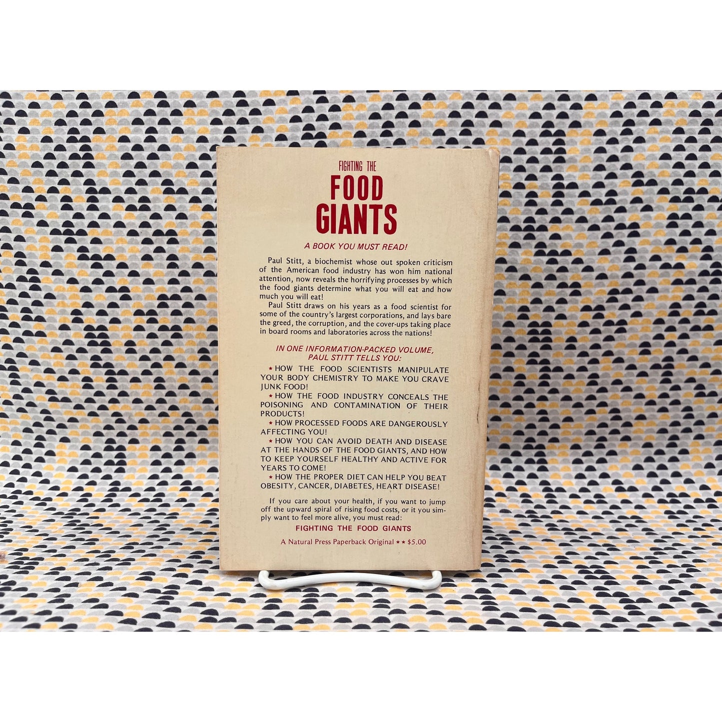 Fighting the Food Giants - Paul A. Stitt - Natural Press Books - Paperback