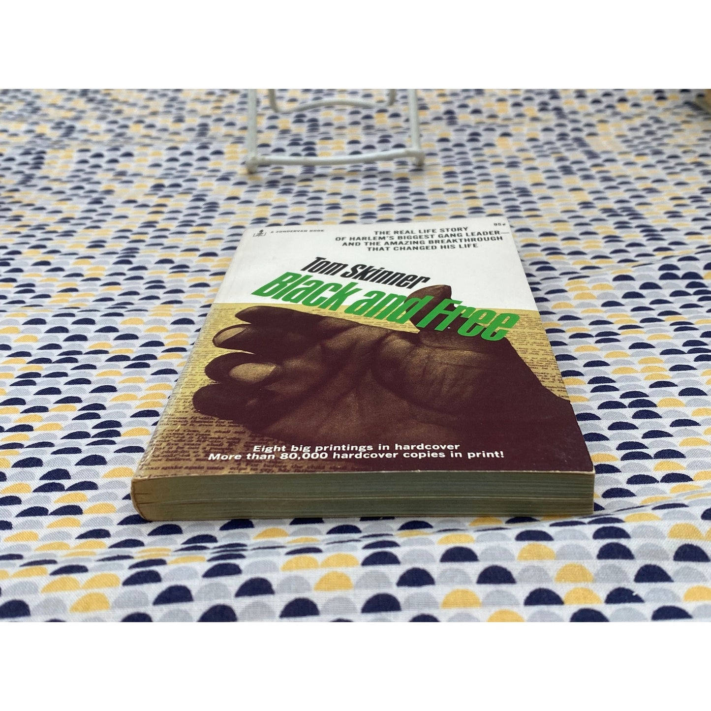 Black And Free - Tom Skinner - Vintage Paperback Book - Zondervan Books Edition