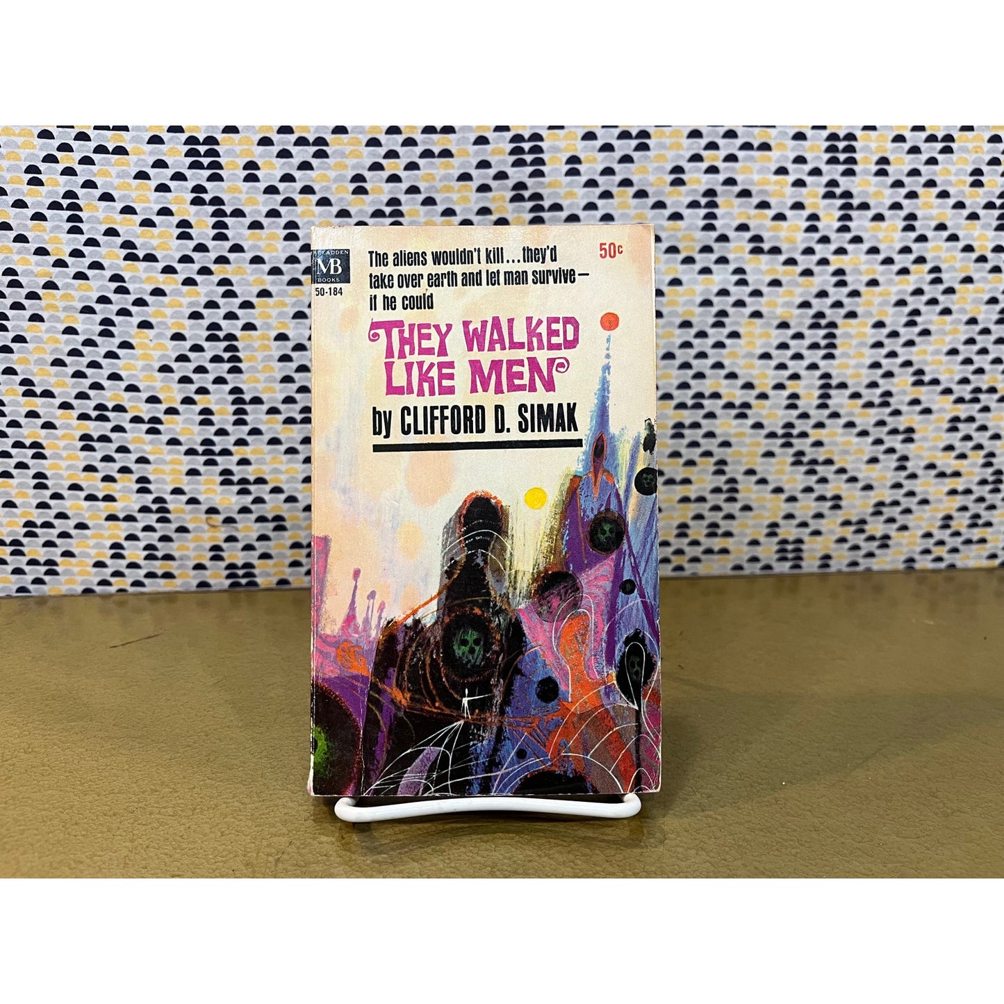 They Walked Like Men - Clifford D. Simak - Macfadden Books - Paperback