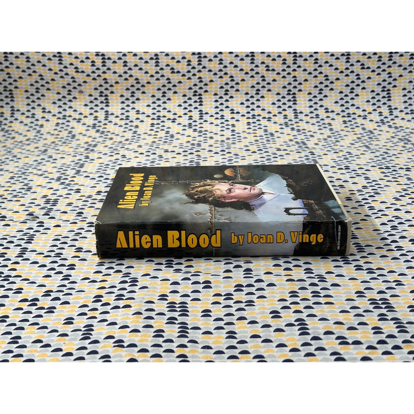Alien Blood - Joan D. Vinge - Nelson Doubleday - Hardcover - Club Edition