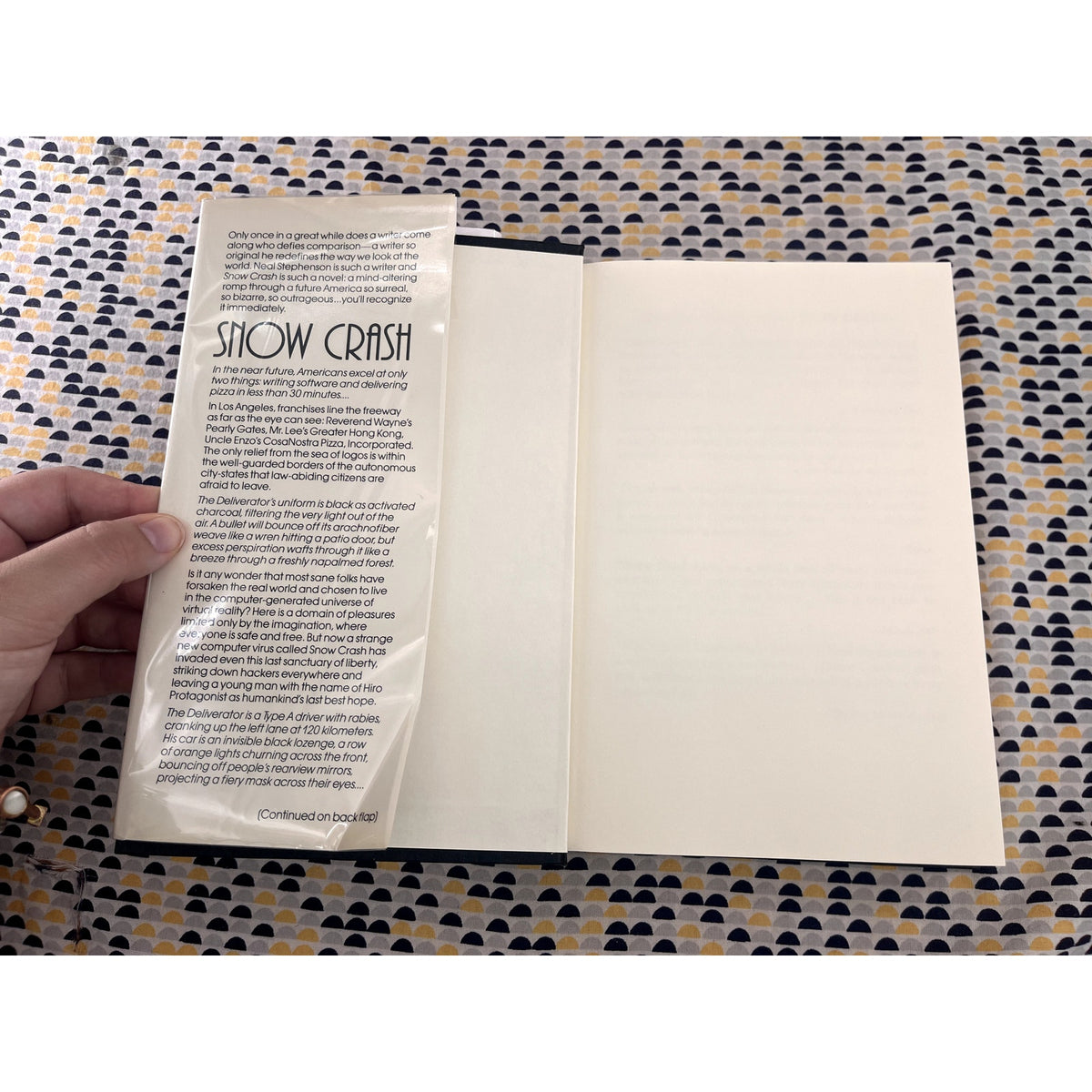 Snow Crash - Neal Stephenson - Vintage Hardcover Book - 1992 Book Club Edition - Bantam Spectra