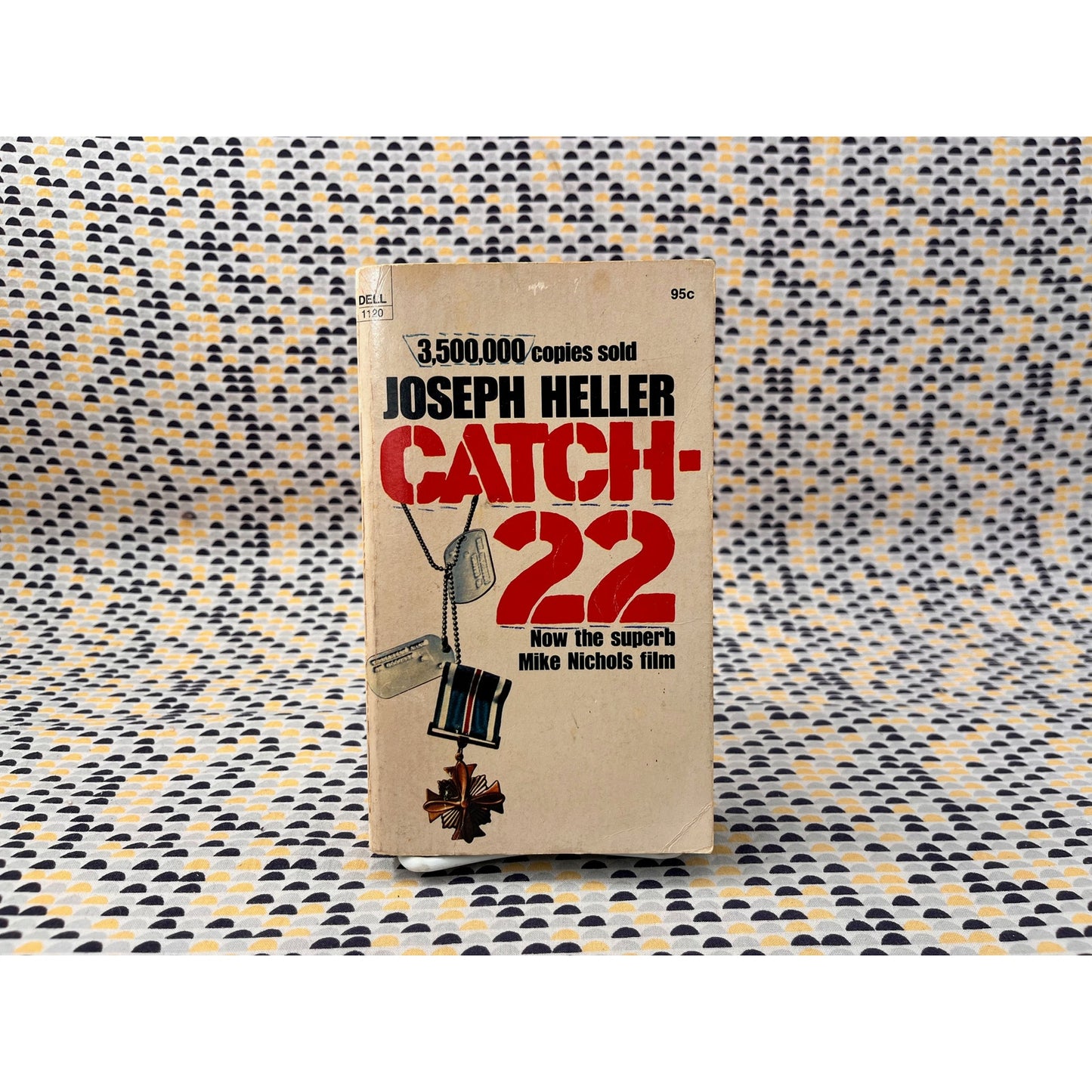 Catch 22 - Joseph Heller - Vintage Paperback - Dell Edition