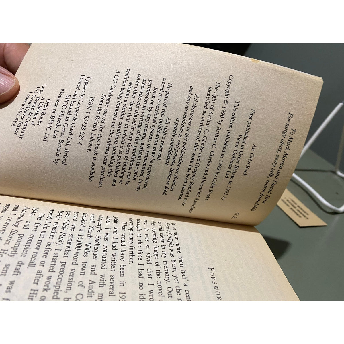 Against the Fall of Night/Beyond the Fall of Night - Arthur C. Clarke and Gregory Benford - Orbit - Papberback