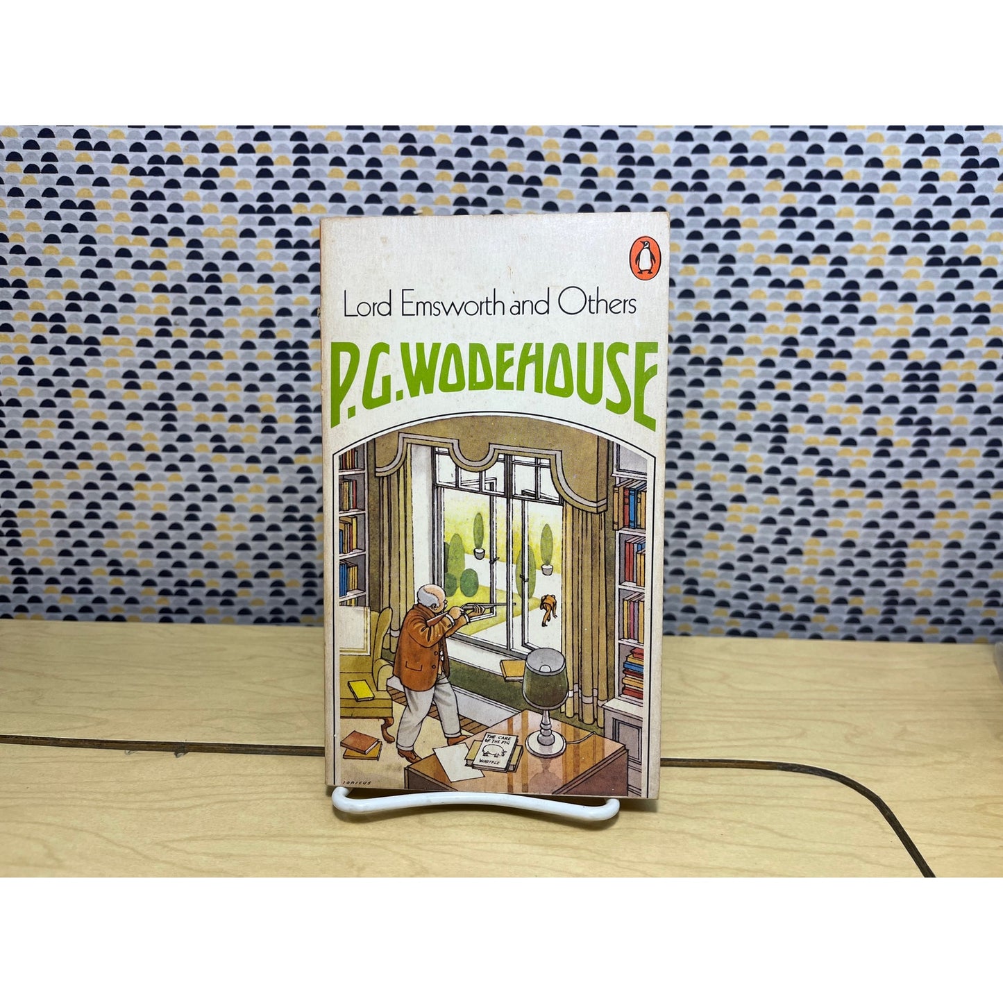 Lord Emsworth and Others - P. G. Wodehouse - Penguin Mystery - Paperback