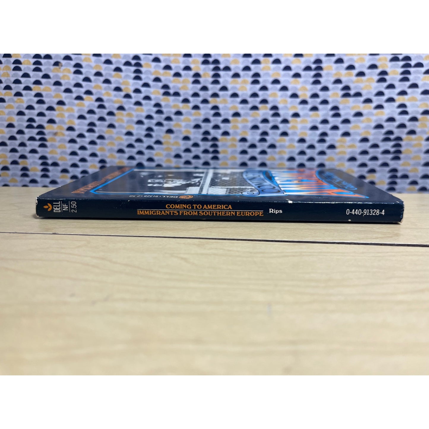 Coming to America, Immigrants from Southern Europe - Gladys Nadler Rips - Dell Books - Paperback