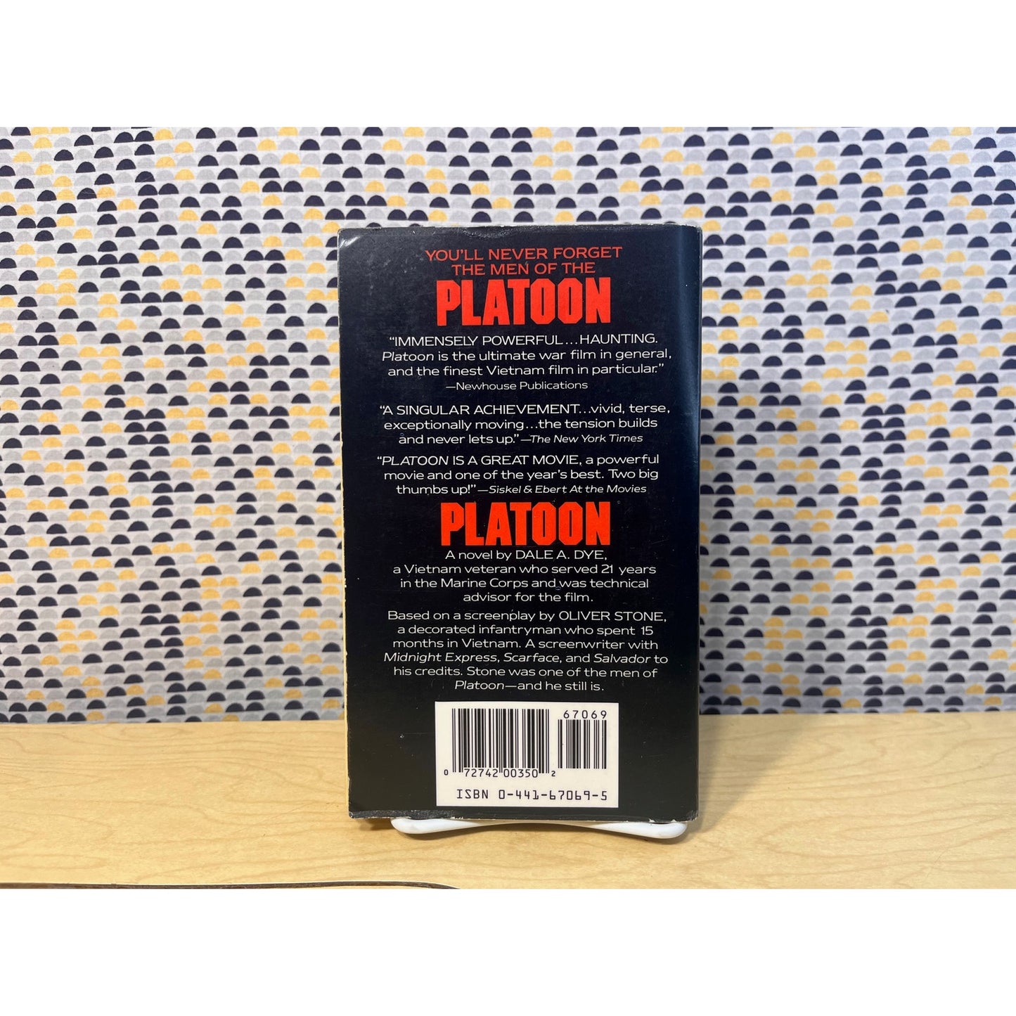 Platoon - Dale Dye - Based on a Screenplay by Oliver Stone - Movie Tie-In Edition - Vintage Paperback Book - Charter Edition