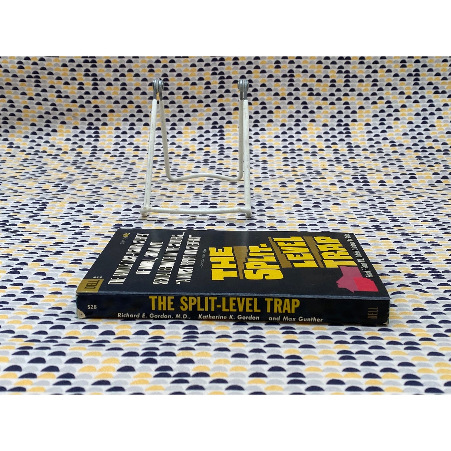 The Split-Level Trap - Richard E., Katherine K., and Max Gordon, Gordon, and Gunther - Vintage Paperback Book - Dell Edition