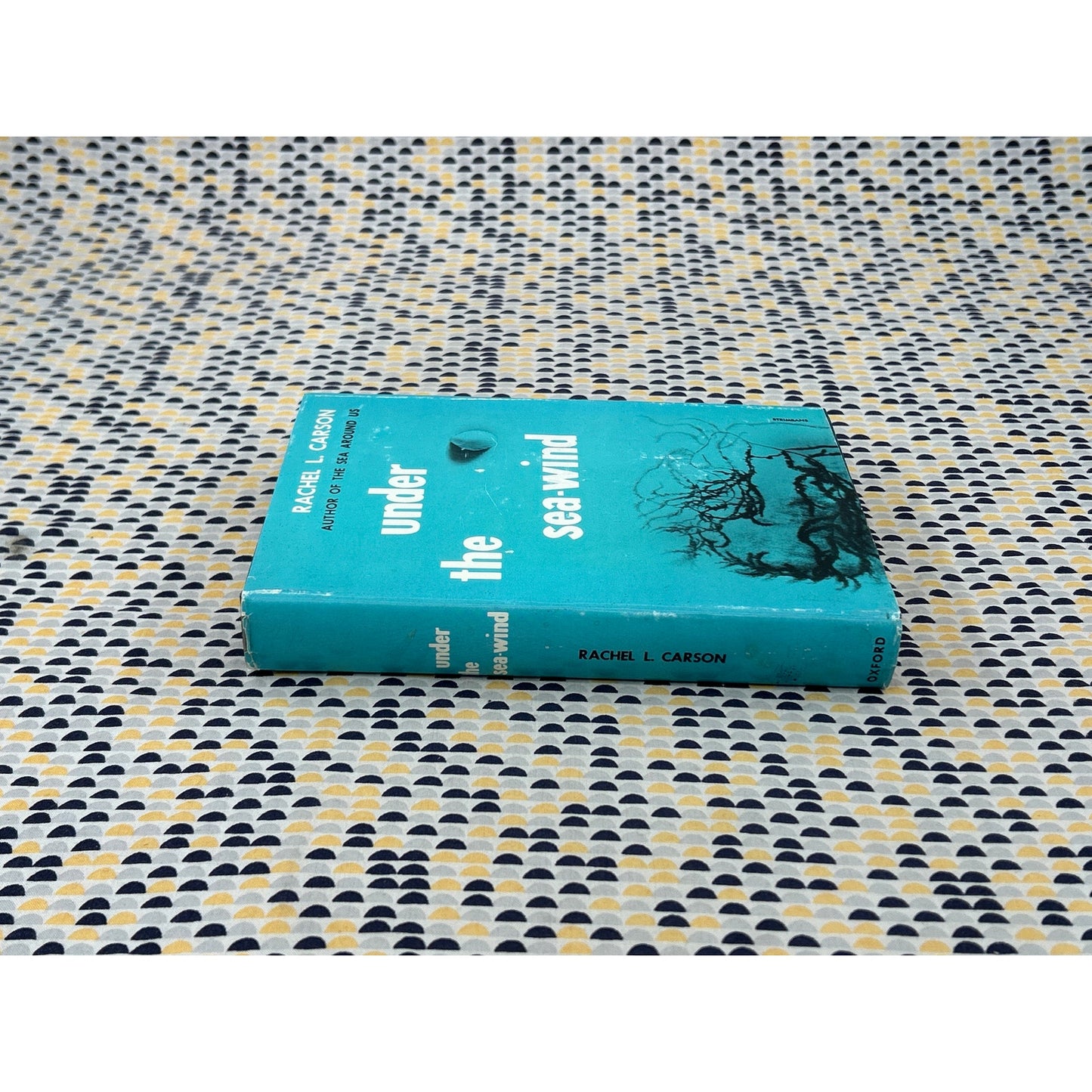 Under the Sea-Wind - Rachel Carson - Oxford University Press - Hardcover