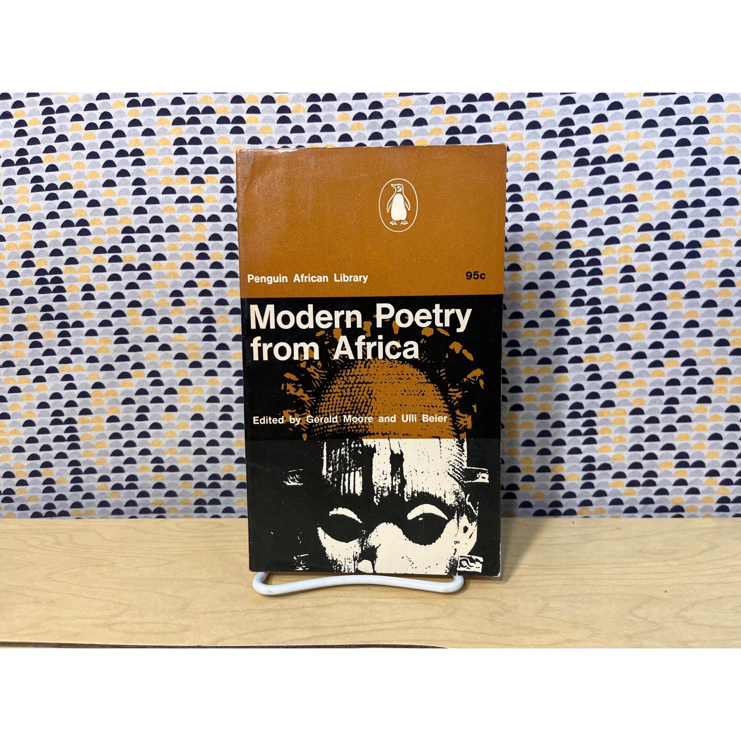 Modern Poetry from Africa - Ed. Gerald Moore. & Ulli Beier - Penguin African Library