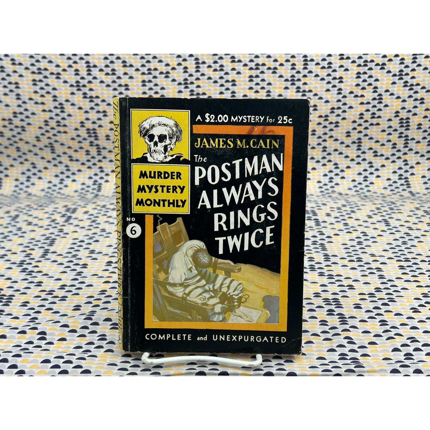 The Postman ALways Rings Twice - James. M. Cain - Avon Murder Mystery Monthly 6 - Vintage Paperbacks