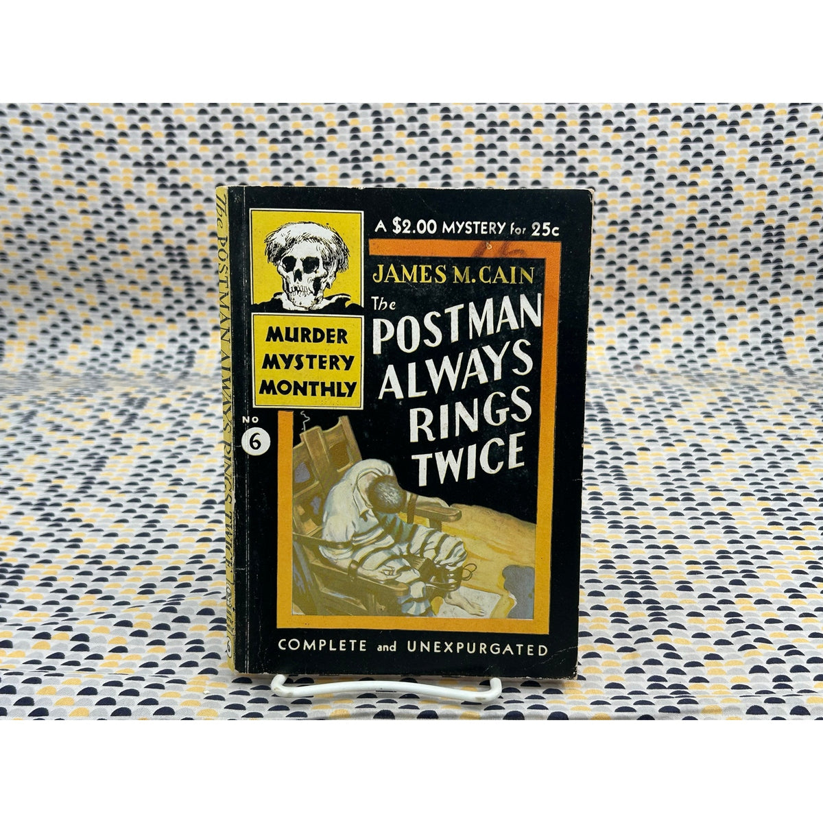 The Postman ALways Rings Twice - James. M. Cain - Avon Murder Mystery Monthly 6 - Vintage Paperbacks