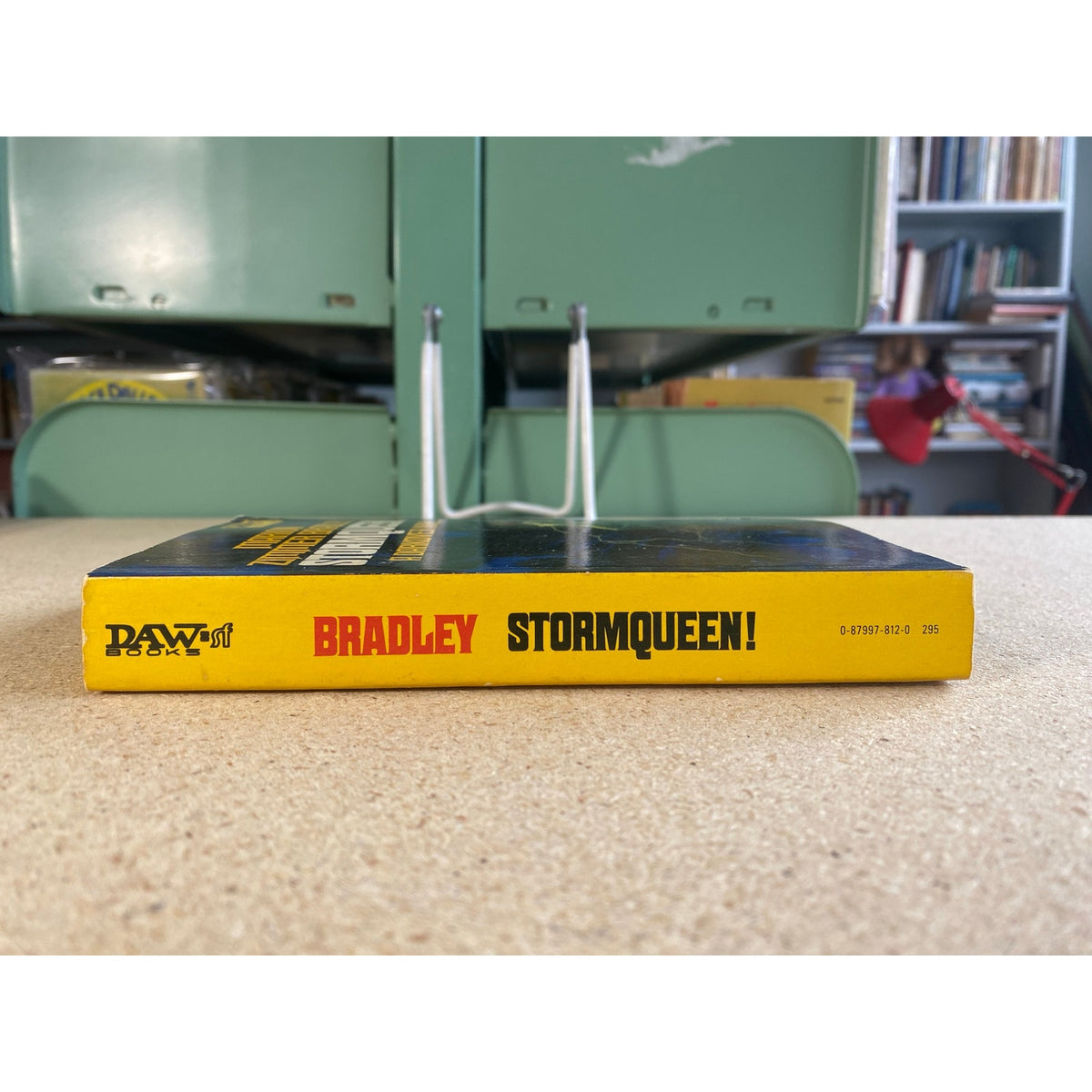 Stormqueen! - Marion Zimmer Bradley - Whelan cover - DAW - Darkover