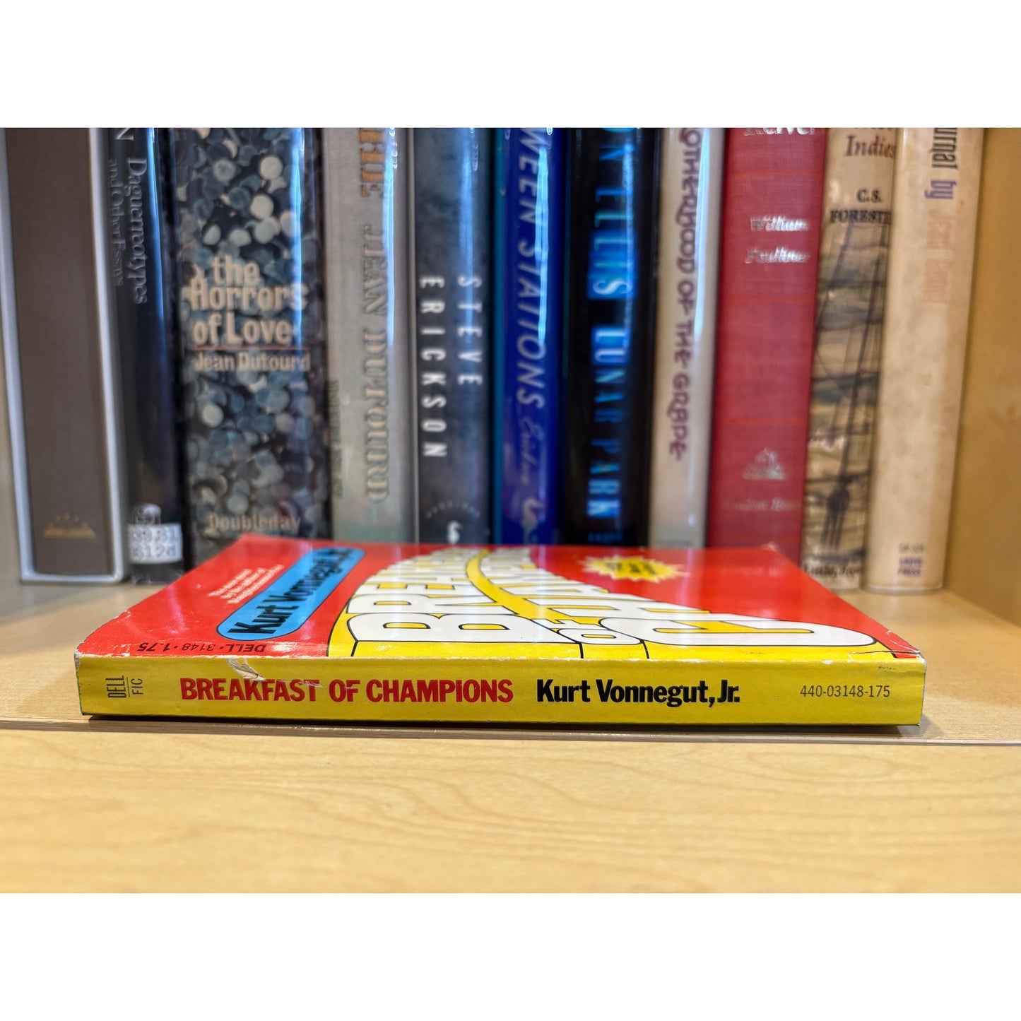 Breakfast of Champions - Kurt Vonnegut Jr. - Vintage Paperback Book - Dell Edition