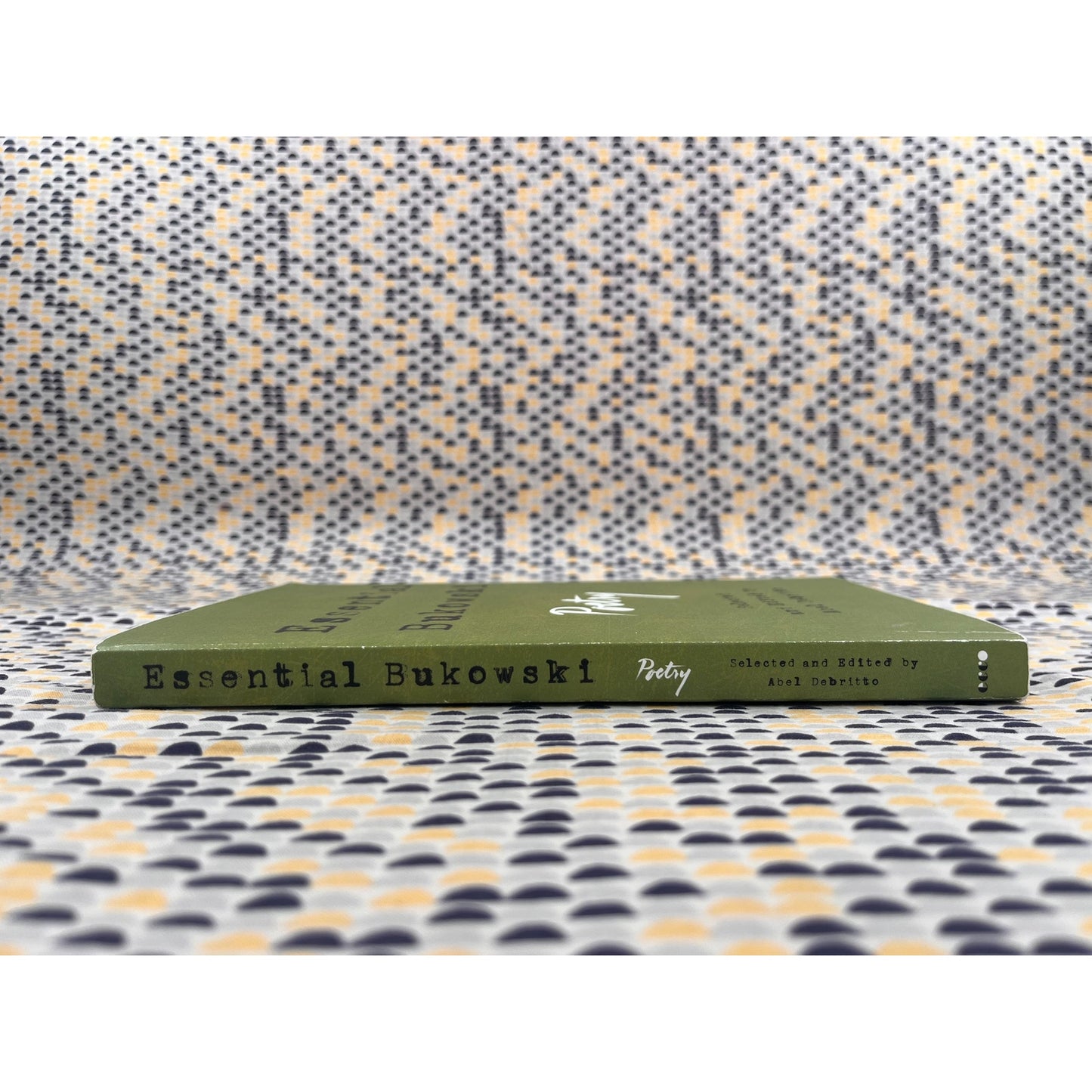 Essential Bukowski Poetry - Ed. Abel Debritto - Harper Collins - Paperback