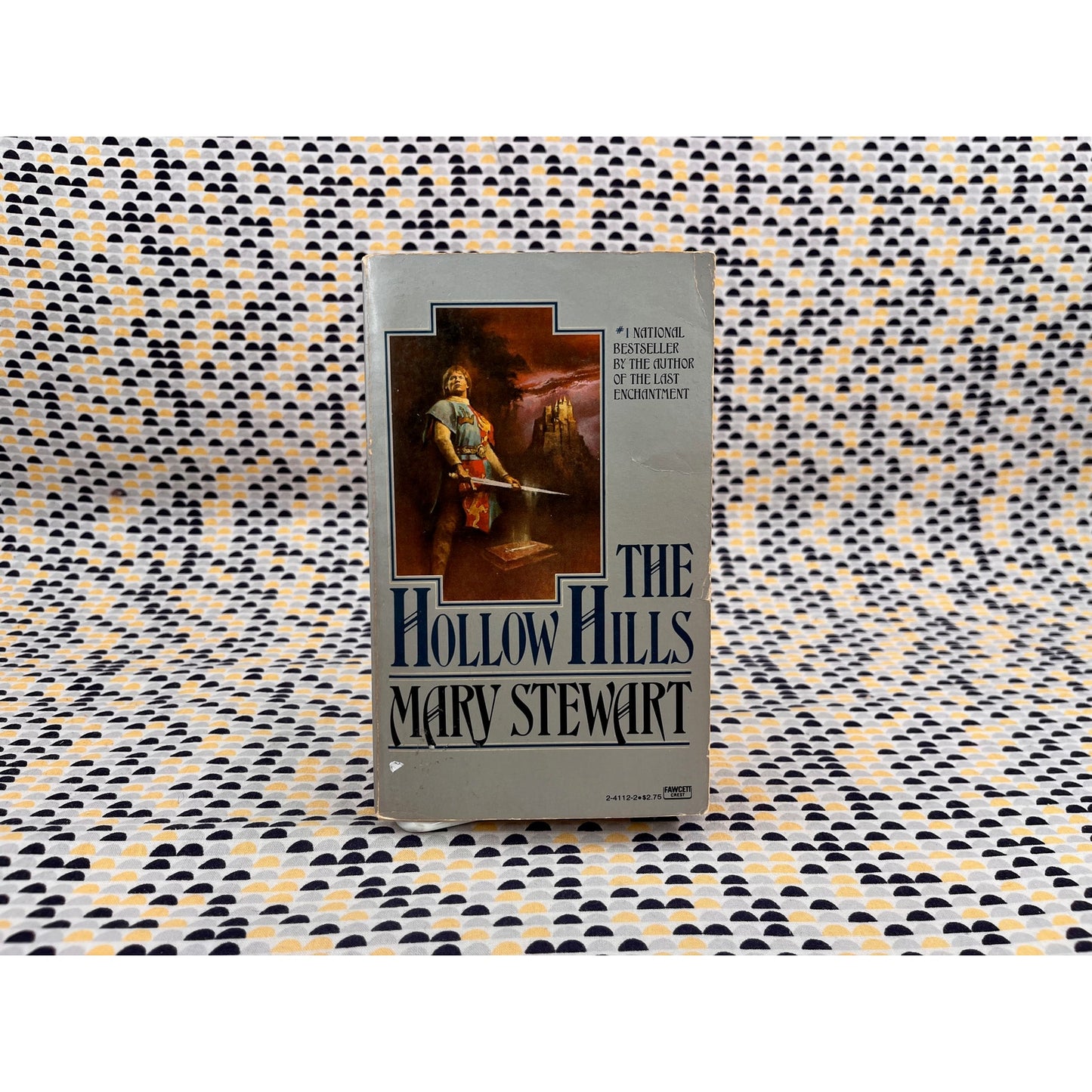 The Hollow Hills - Mary Stewart - Fawcett Crest - Paperback