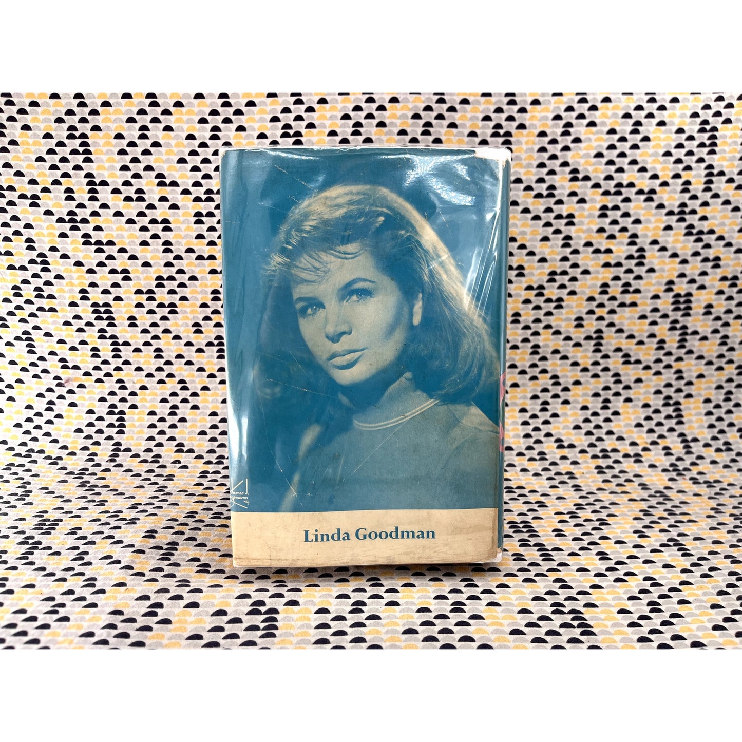 Sun Signs - Linda Goodman - Taplinger Books - Hardcover