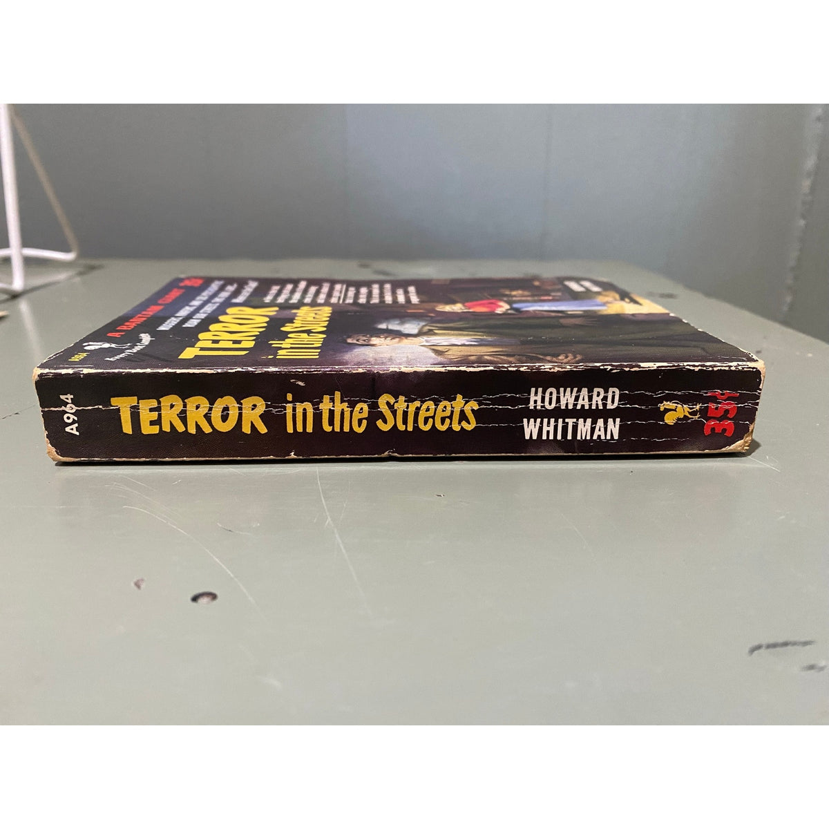 Terror in the Streets - Howard Whitman - Bantam Giant A964 - Vintage Paperbacks